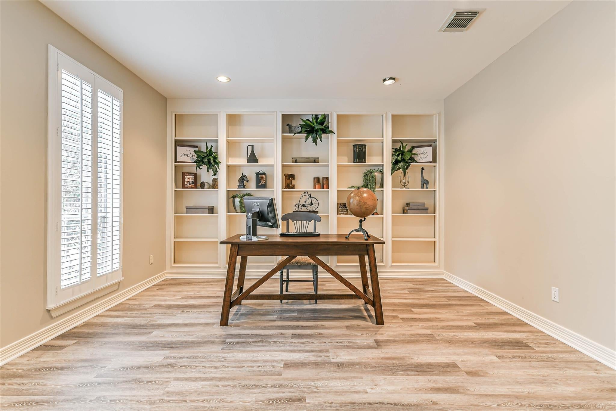 2021 Sandy Coast Cir, League City, TX 77573 photo