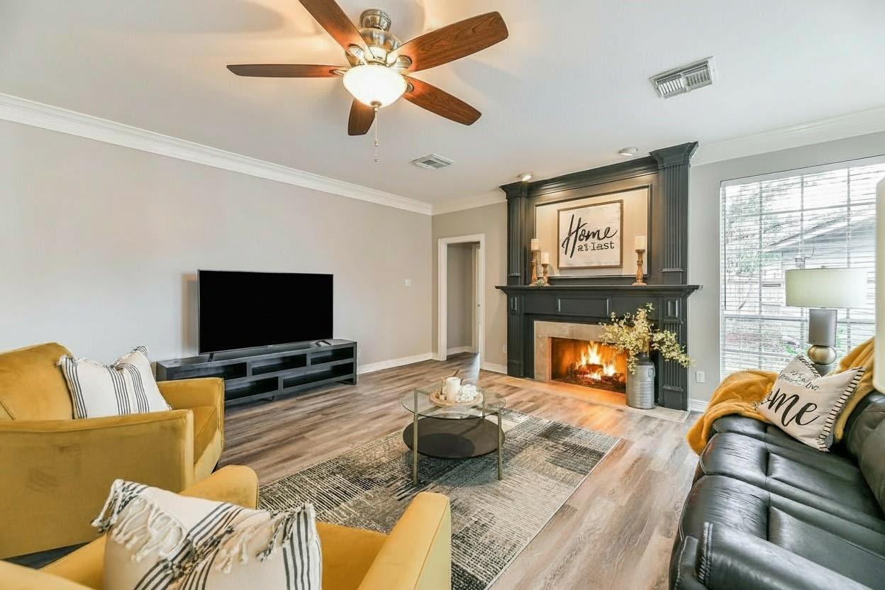 2021 Sandy Coast Cir, League City, TX 77573 photo