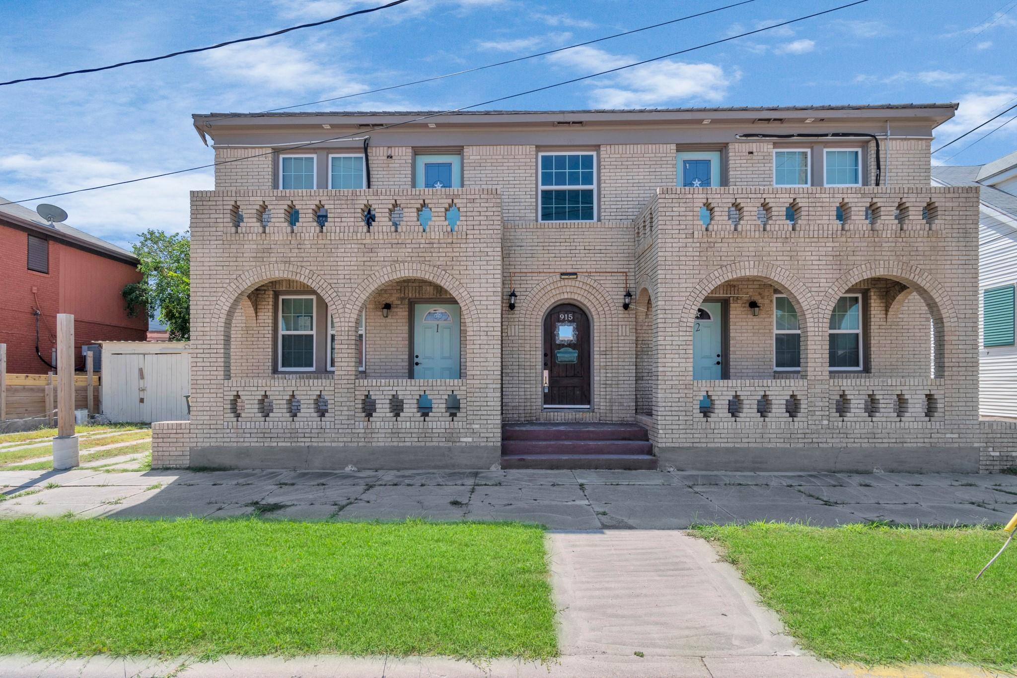915 8 St, Galveston, TX 77550