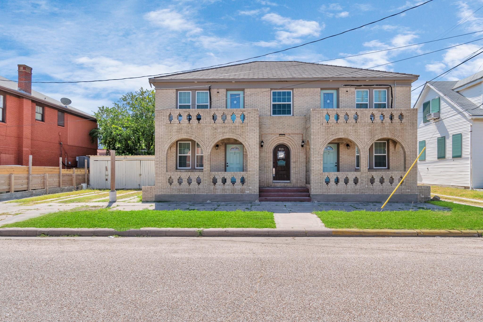 915 8 St, Galveston, TX 77550 photo