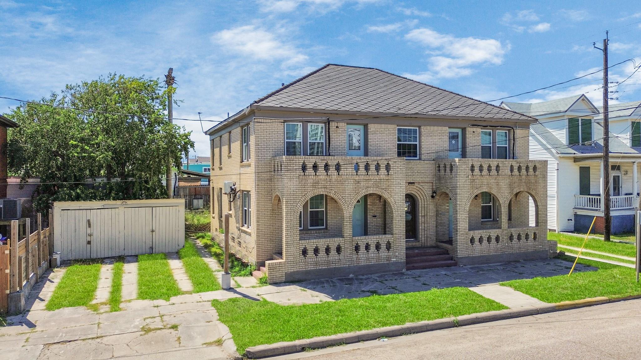 915 8 St, Galveston, TX 77550 photo