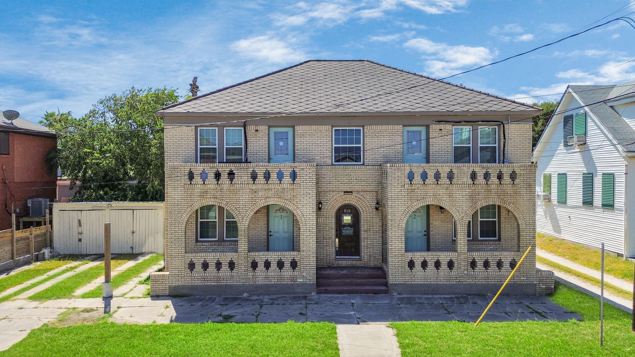 915 8 St, Galveston, TX 77550 photo