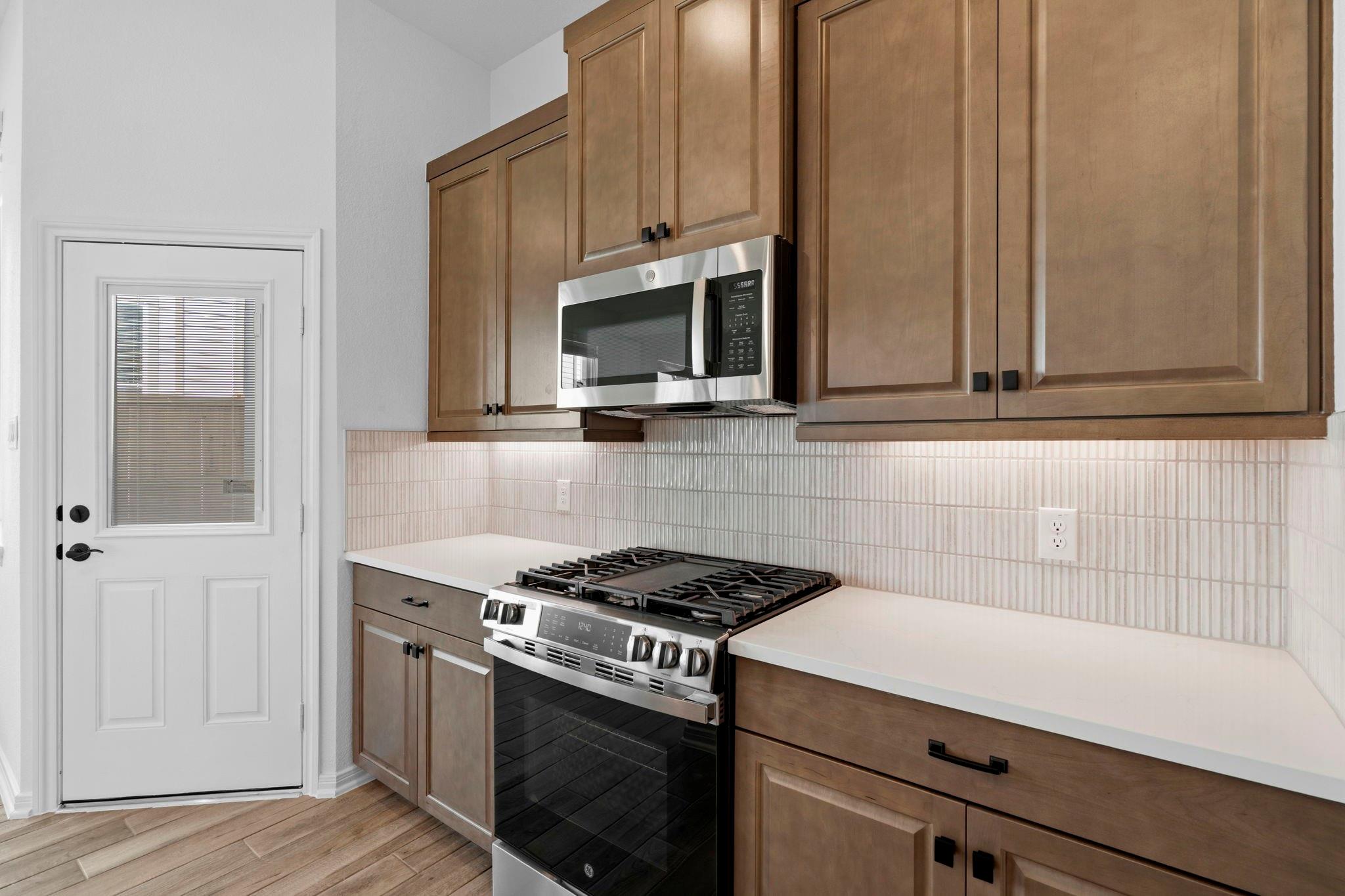 110 W Coralburst Loop, Montgomery, TX 77316 photo