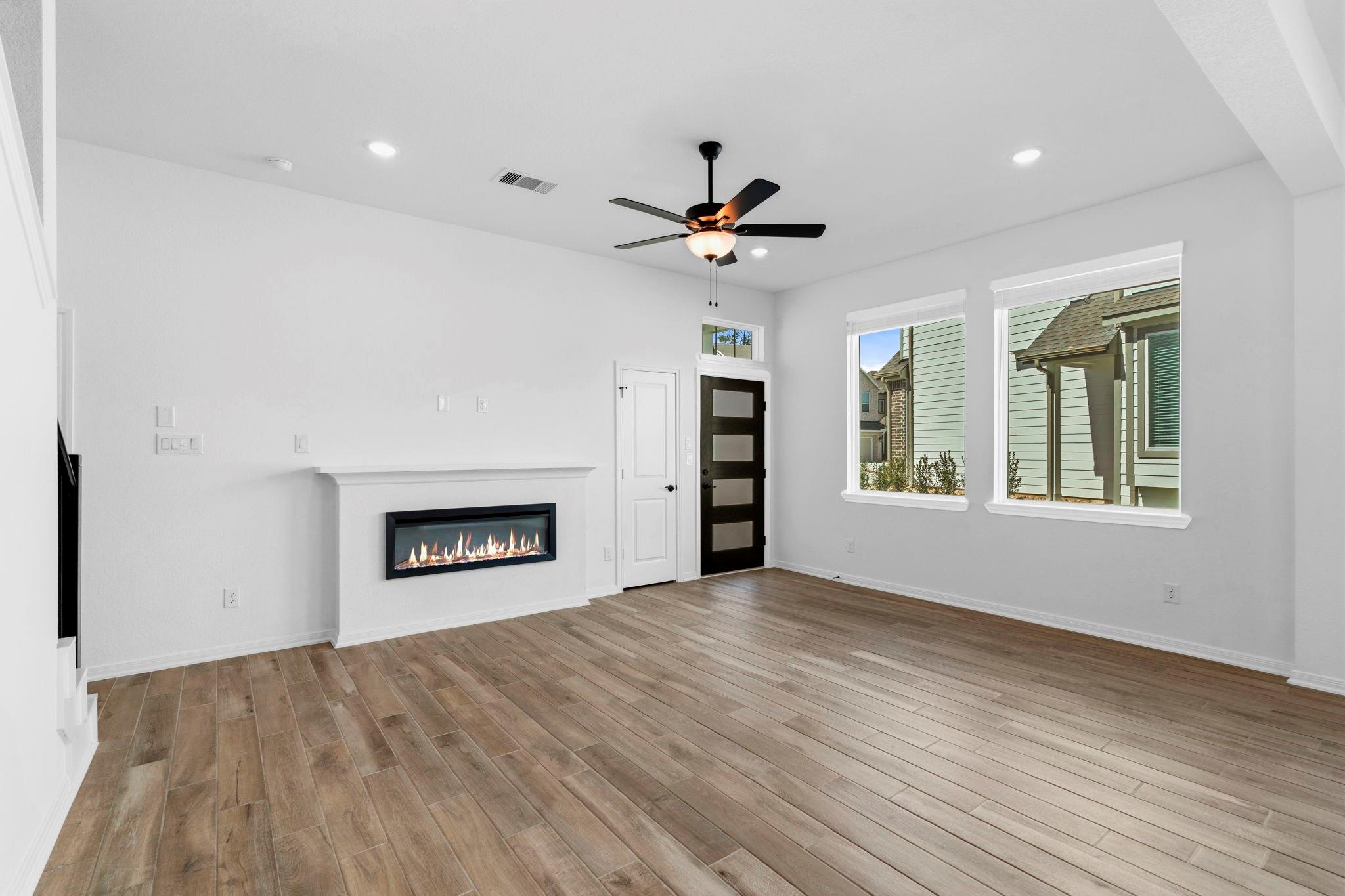 110 W Coralburst Loop, Montgomery, TX 77316 photo