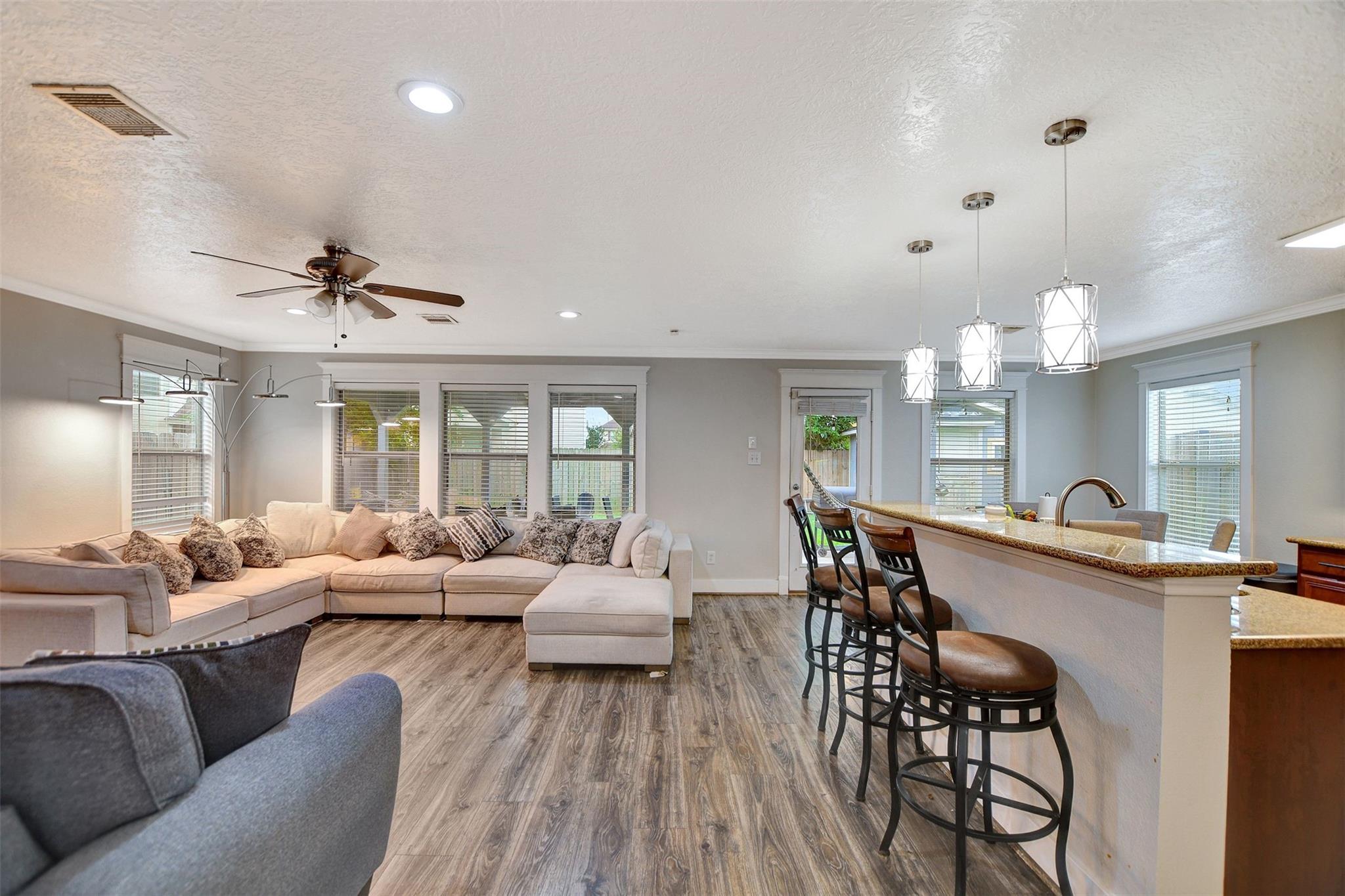 19015 Remington Bend Dr, Houston, TX 77073