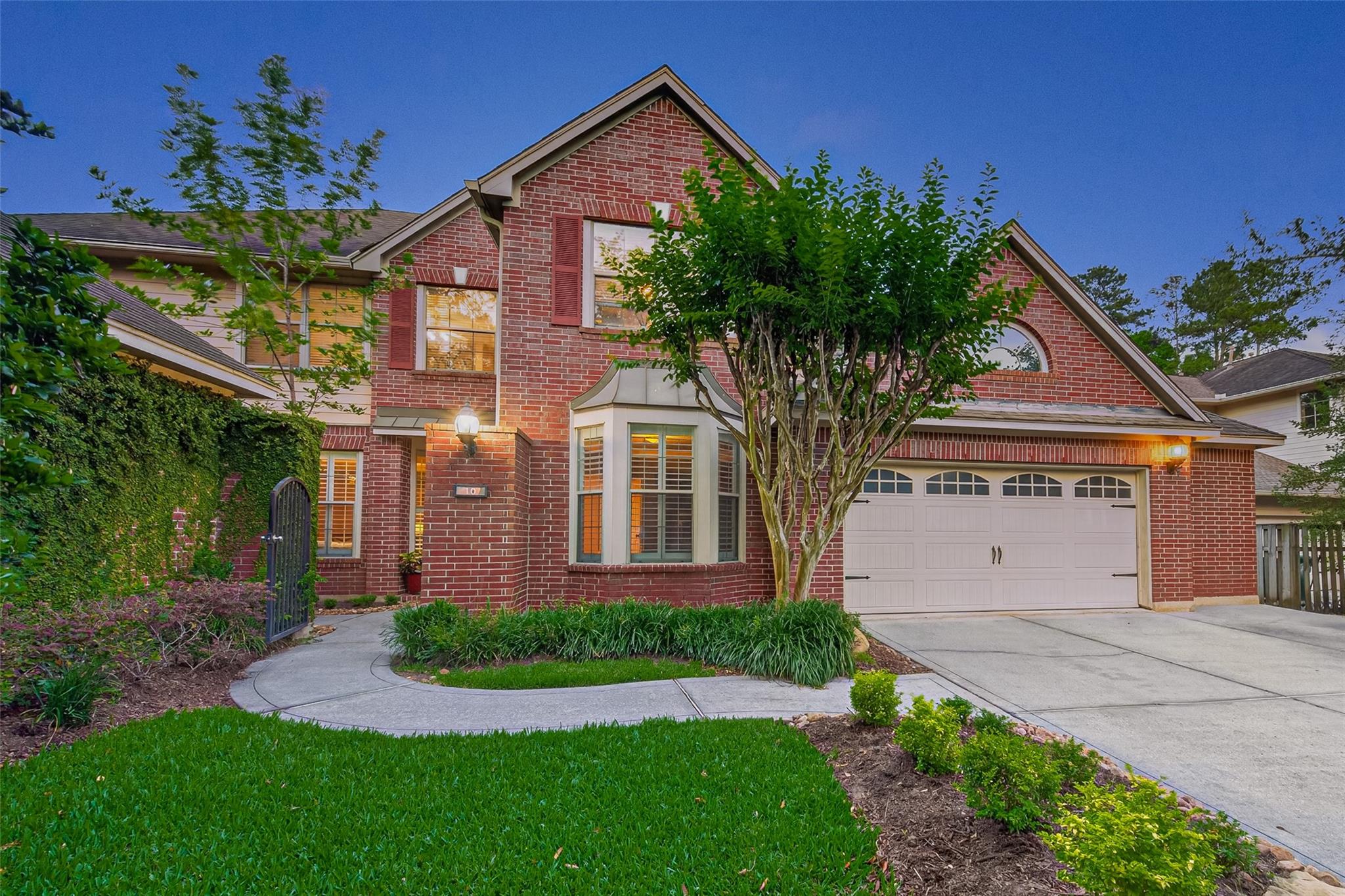 10 Mirror Ridge Dr, The Woodlands, TX 77382 photo