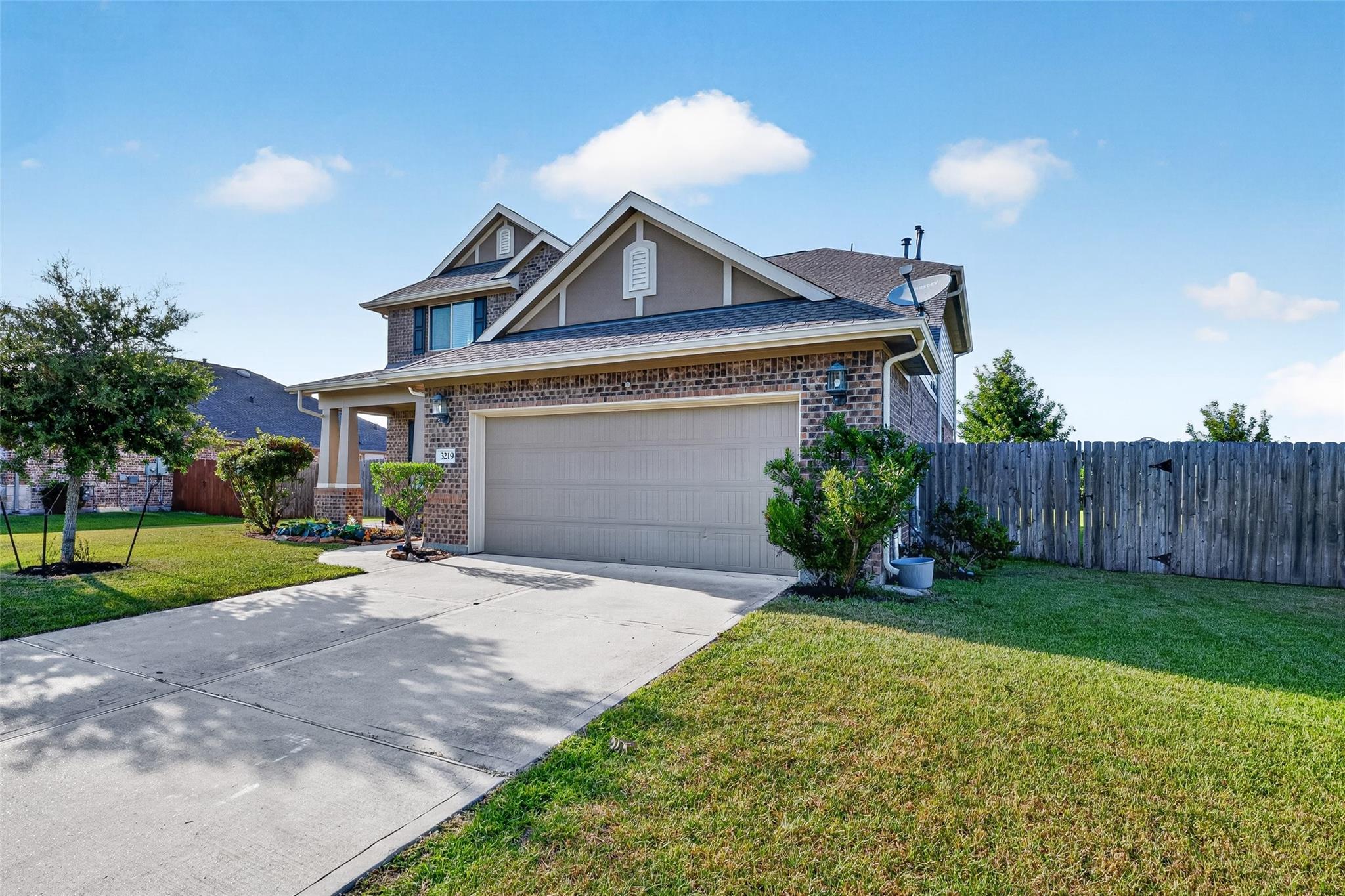 3219 Charles Pl, Mont Belvieu, TX 77523