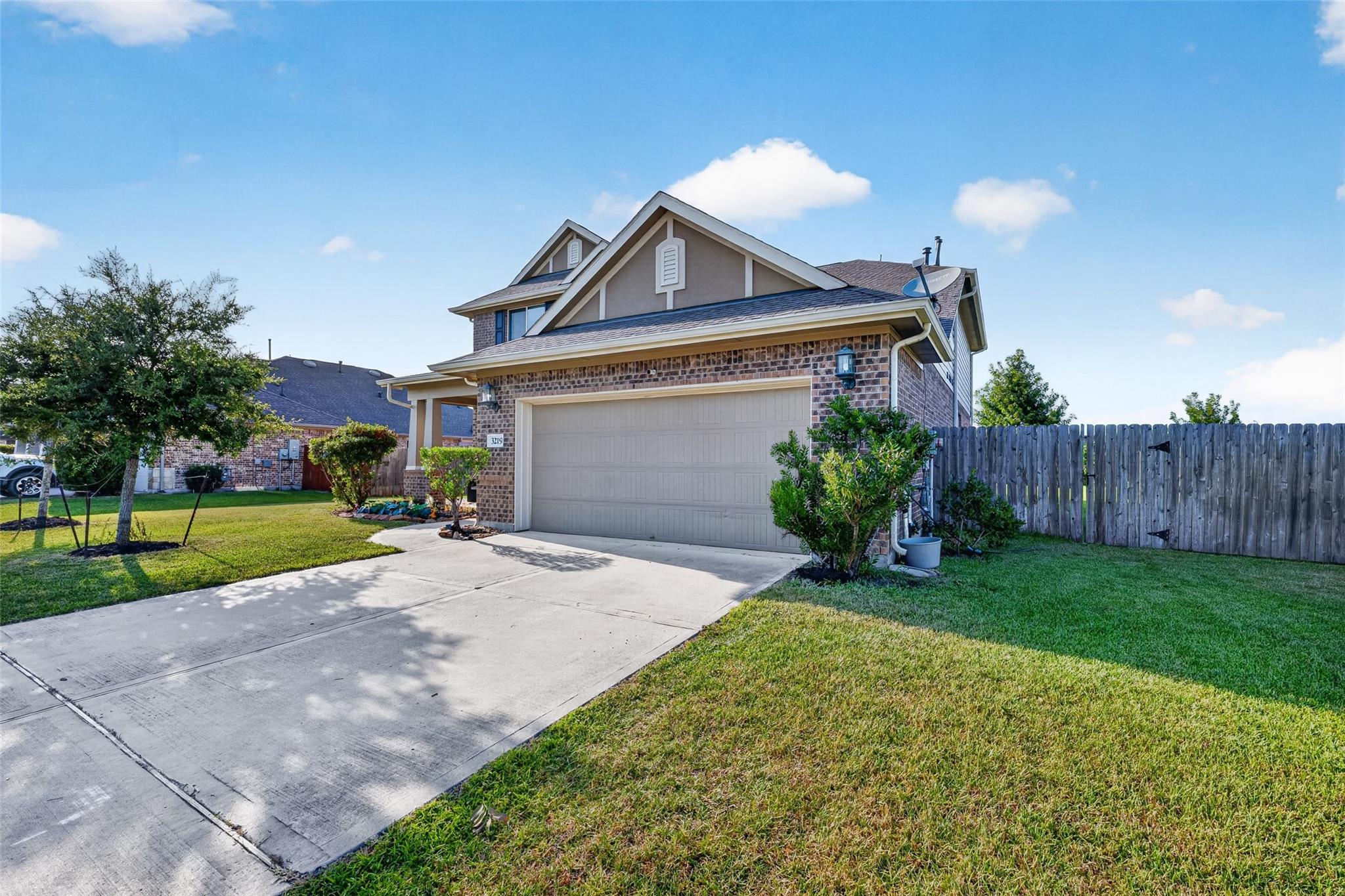 3219 Charles Pl, Mont Belvieu, TX 77523 photo