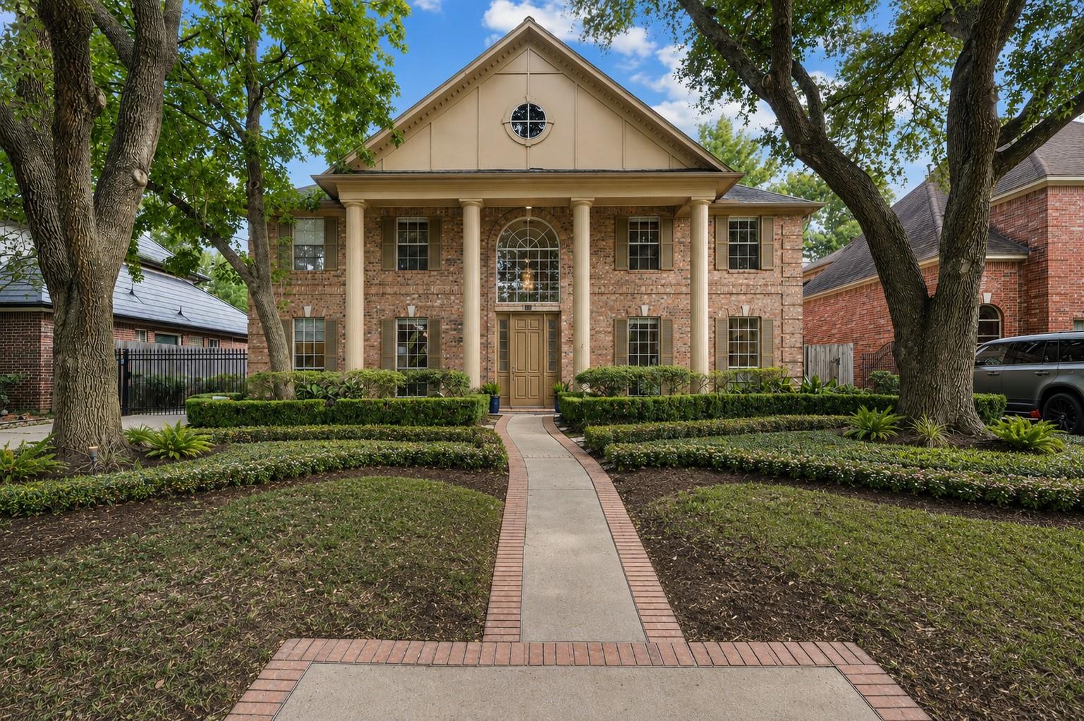 15 Hilshire Grove Ln, Houston, TX 77055