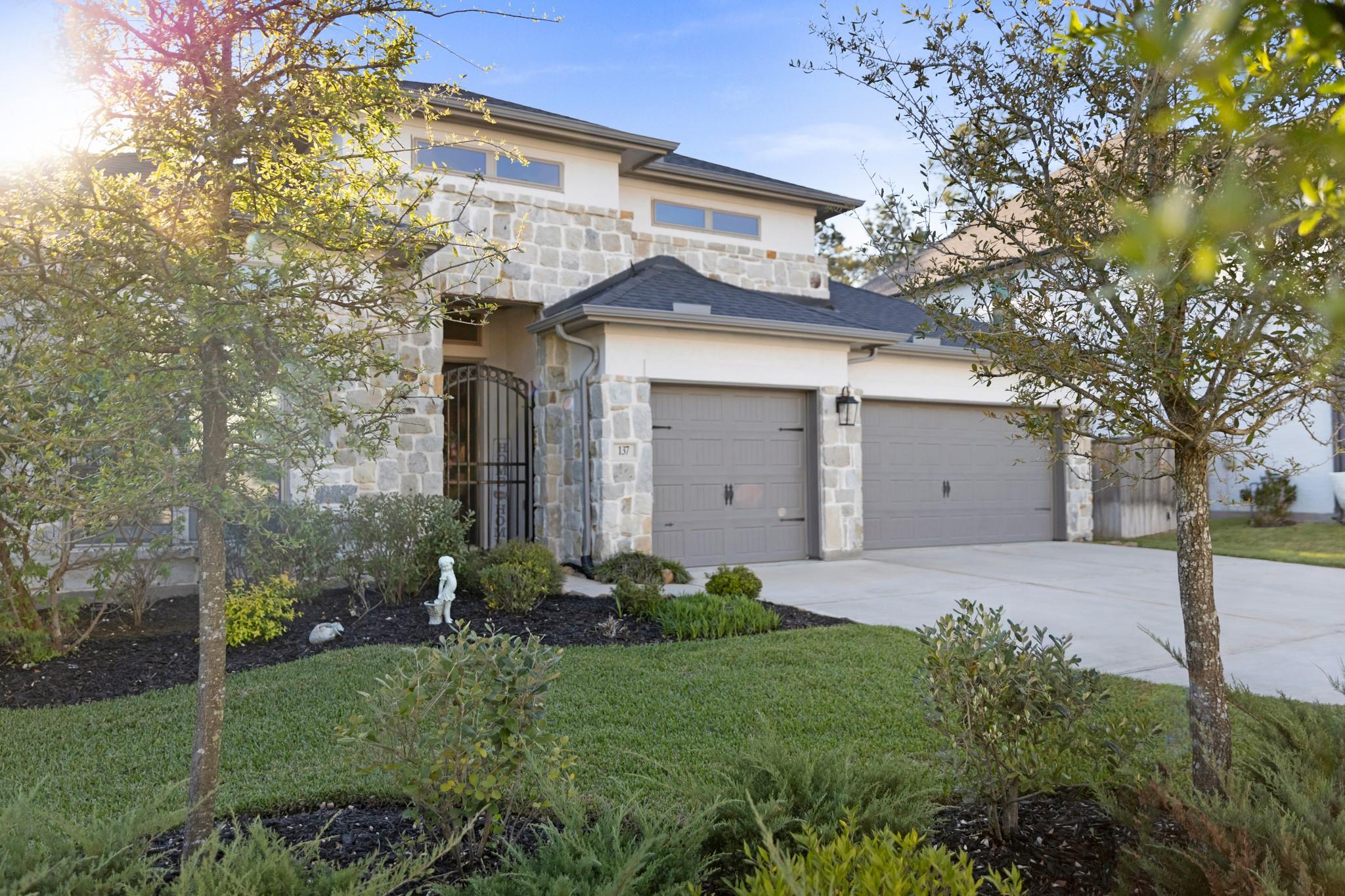 137 Sweeping Valley Dr, Montgomery, TX 77316 photo