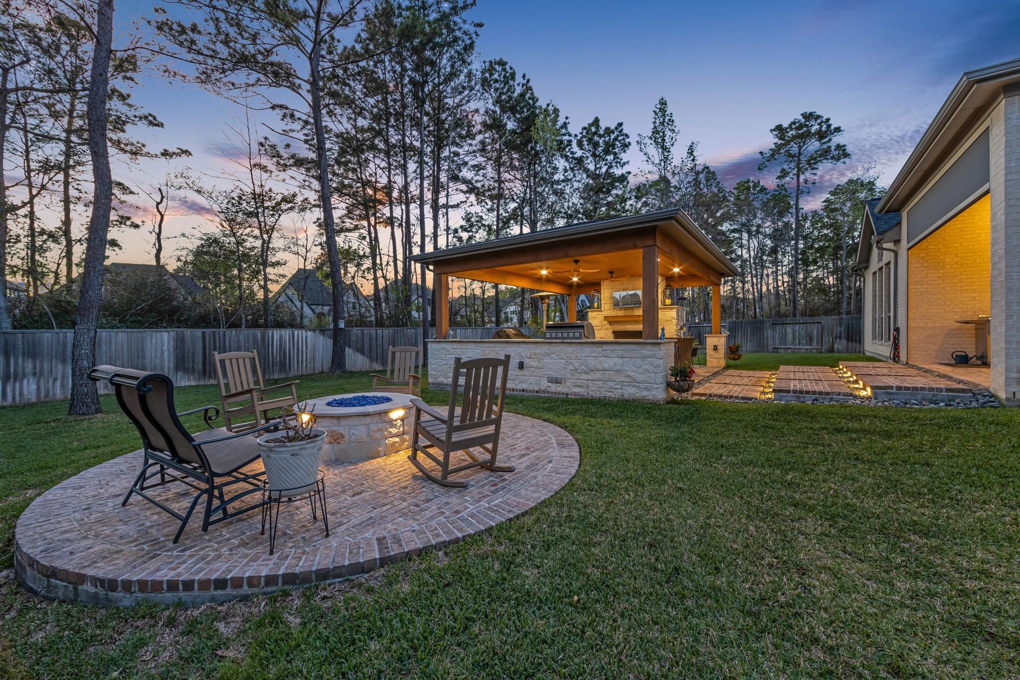 137 Sweeping Valley Dr, Montgomery, TX 77316