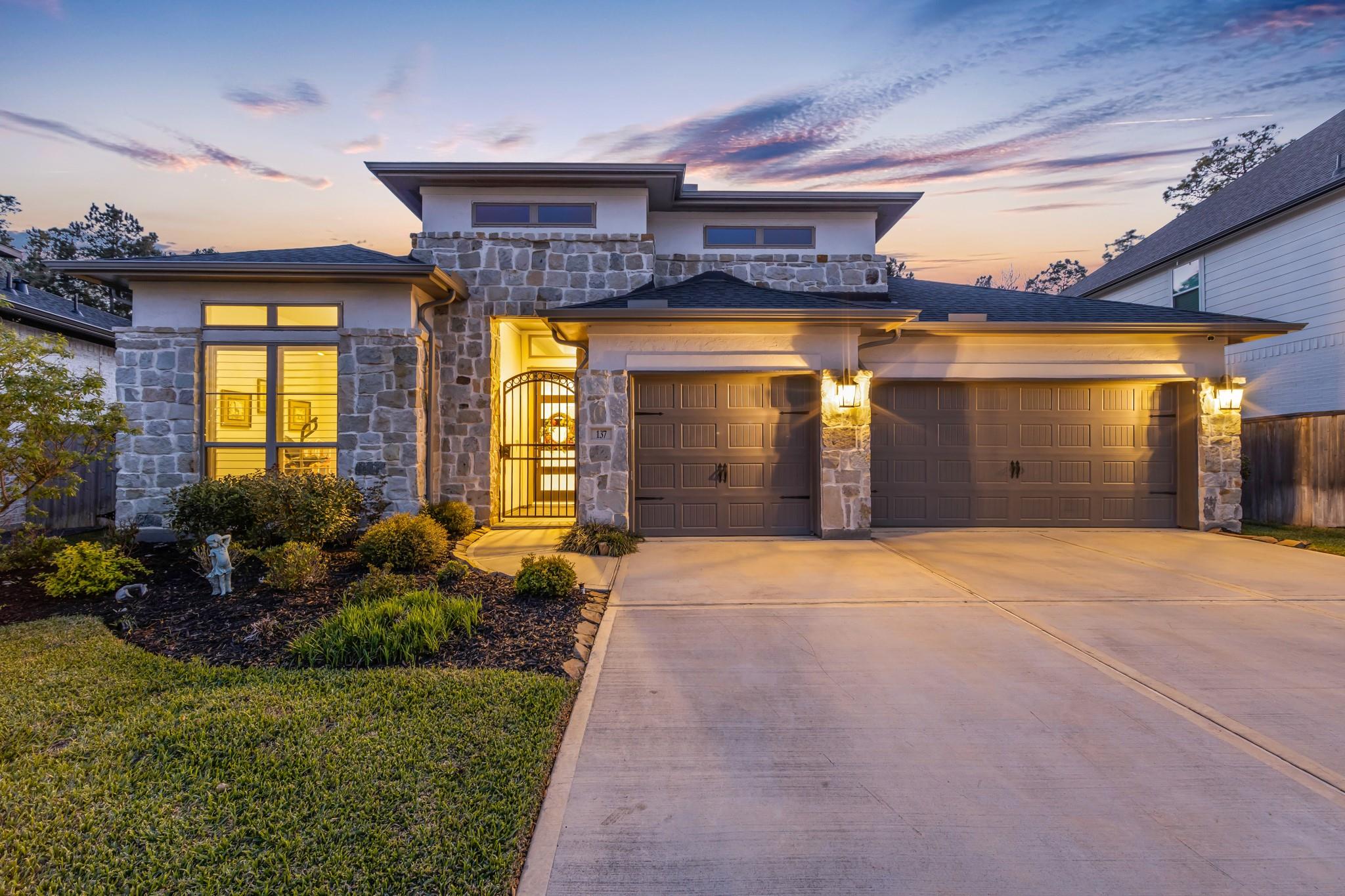 137 Sweeping Valley Dr, Montgomery, TX 77316 photo