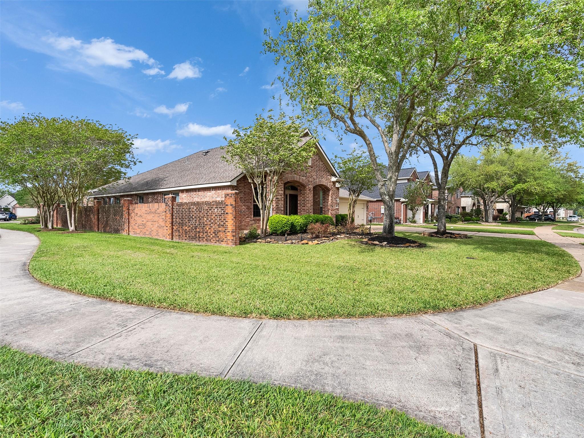 2109 Noblewood Ct, League City, TX 77573 photo