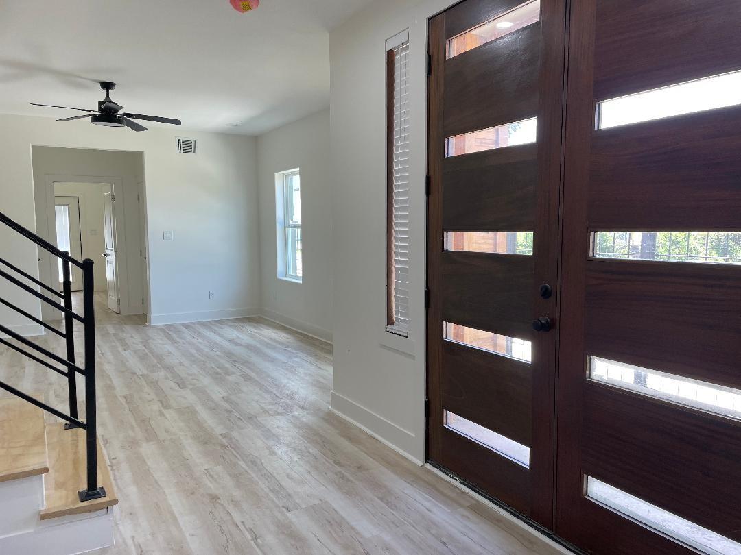 201 E 37 St, Houston, TX 77018 photo