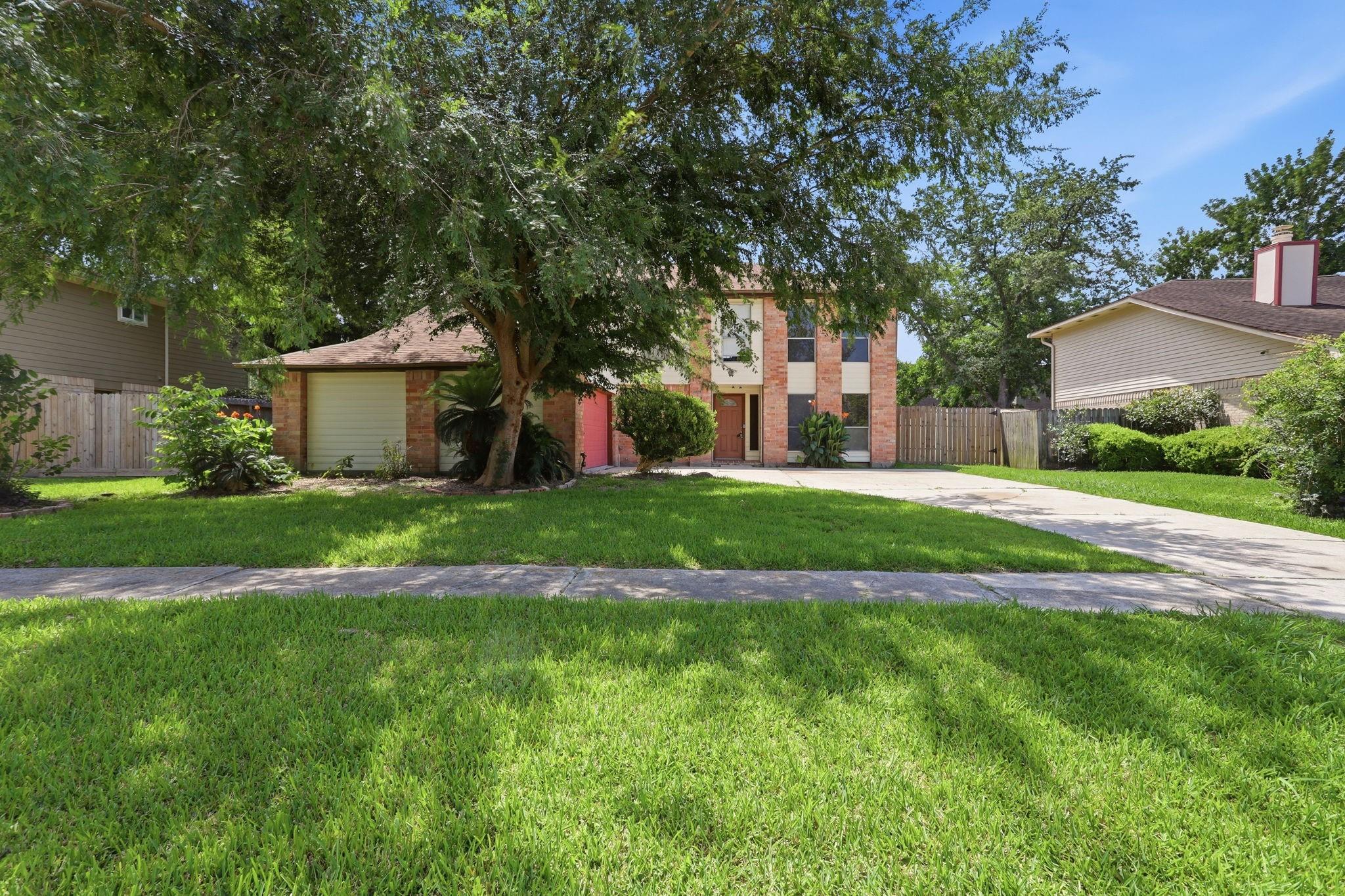 2315 Hampton Rd, League City, TX 77573 photo