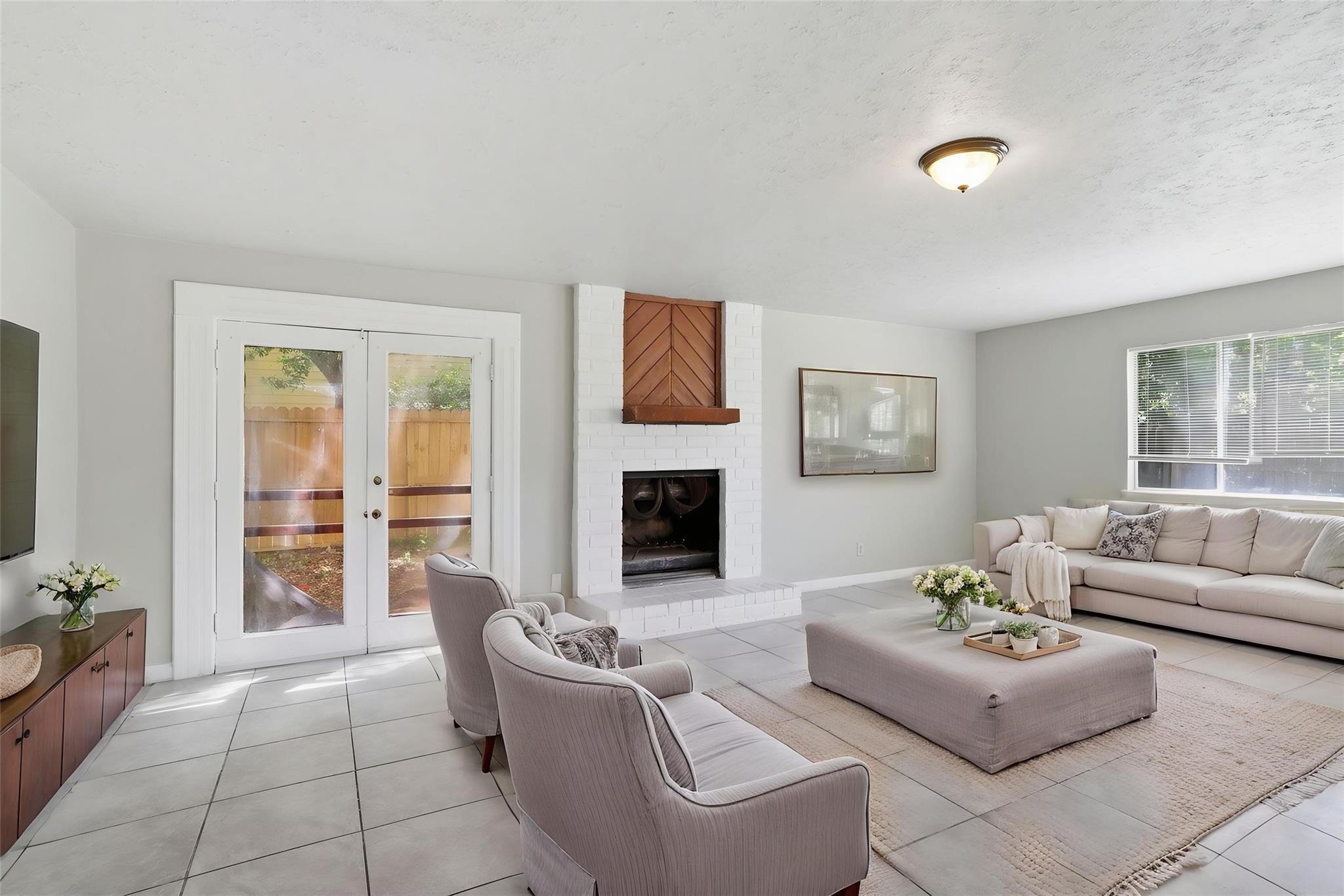 2315 Hampton Rd, League City, TX 77573 photo