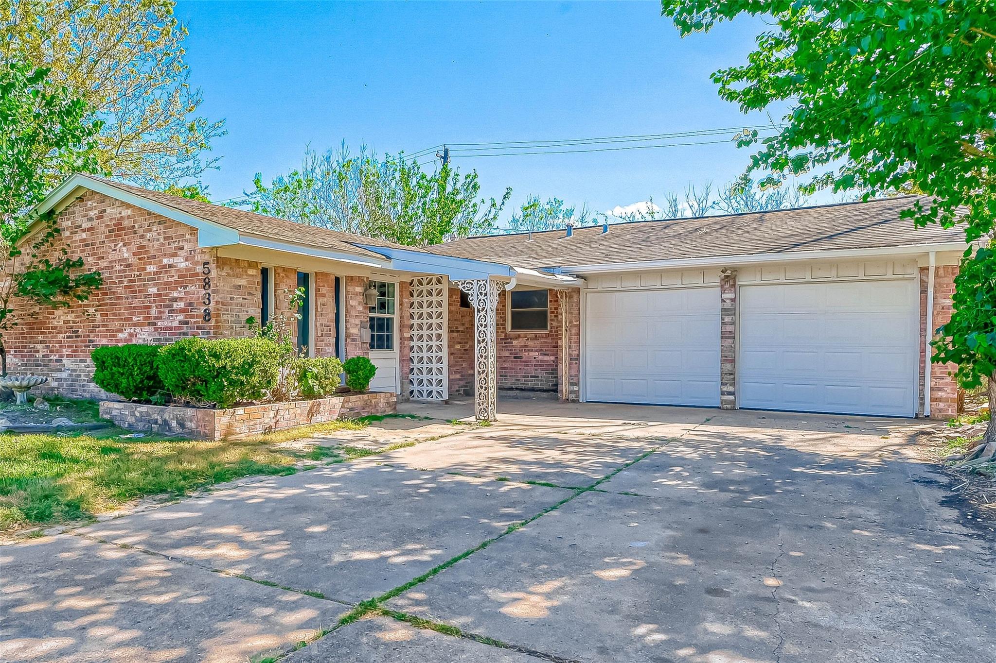 5838 Reed Rd, Houston, TX 77033