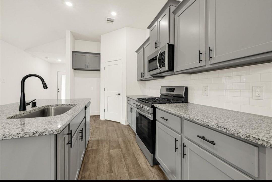 4321 West, Dickinson, TX 77539 photo