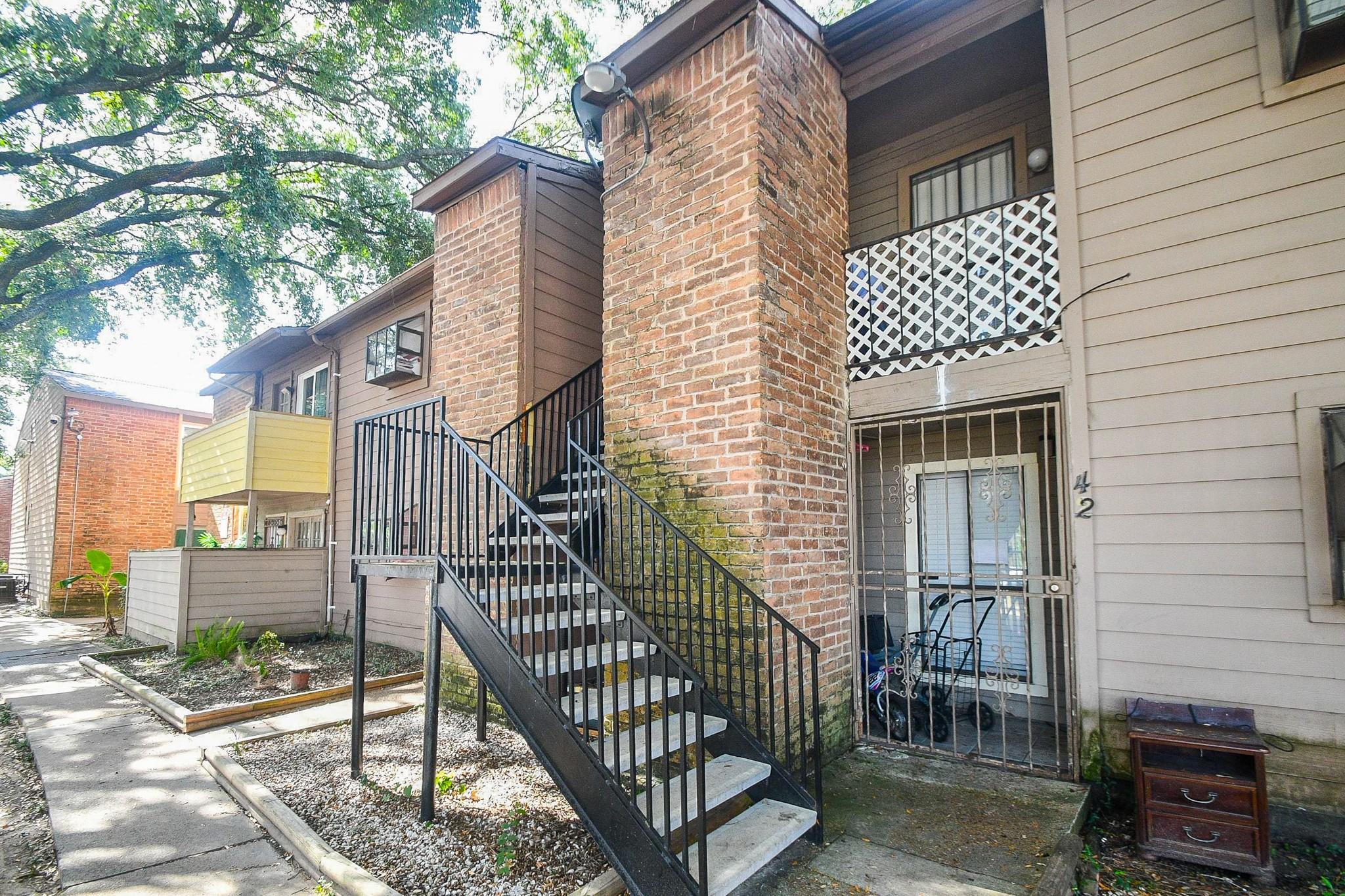 10603 Wilcrest Dr, Houston, TX 77099