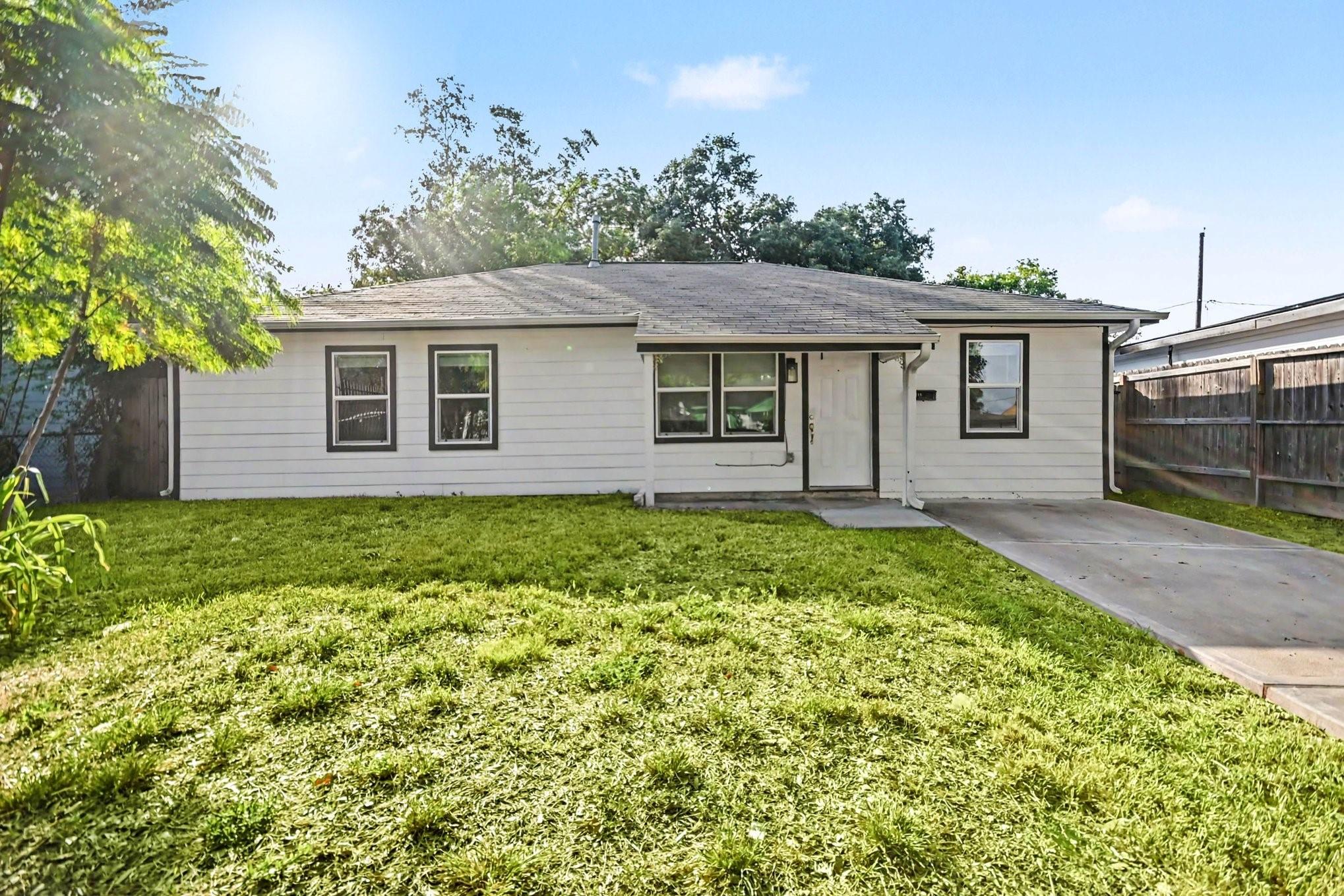 7346 Okinawa Rd, Houston, TX 77033 photo