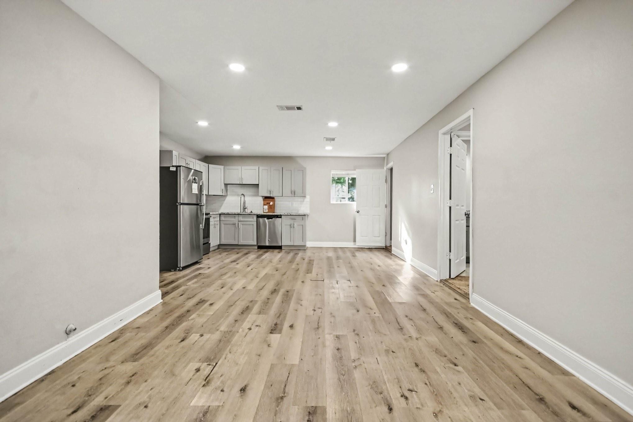 7346 Okinawa Rd, Houston, TX 77033 photo
