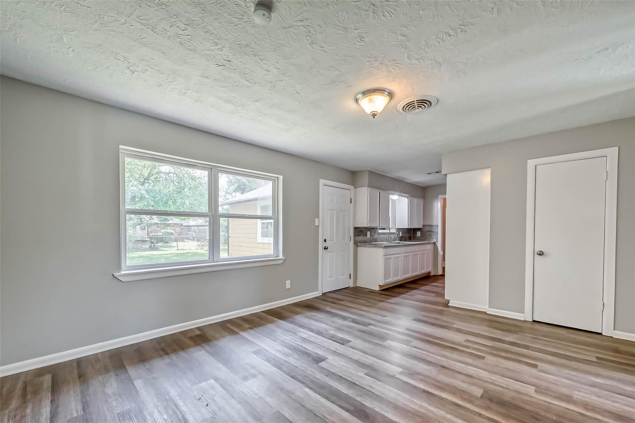 5606 Elm Spring Dr, Houston, TX 77048 photo