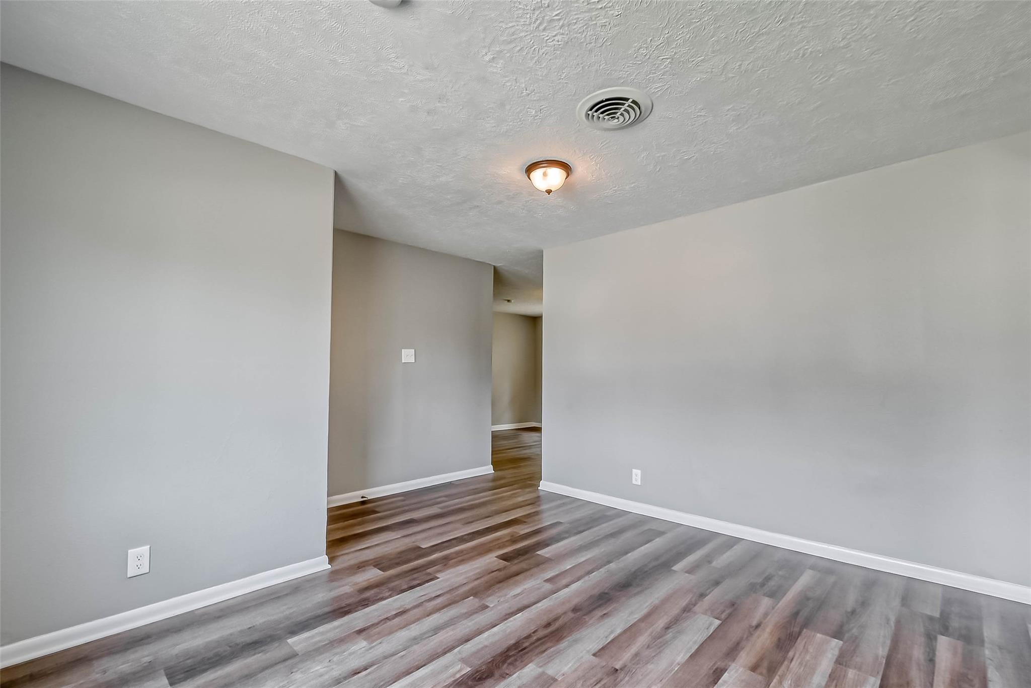 5606 Elm Spring Dr, Houston, TX 77048 photo