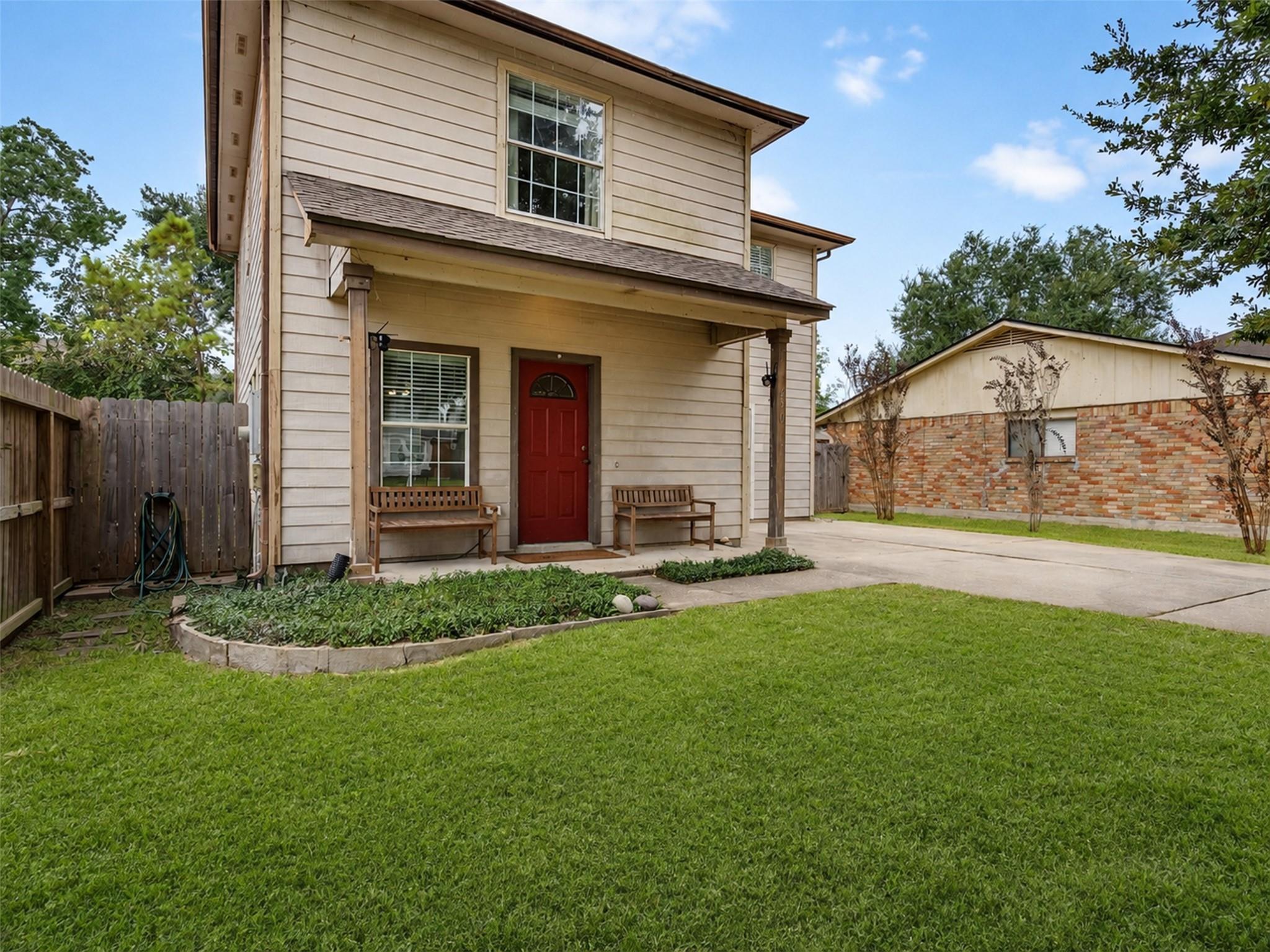 4903 Moody Reef Dr, Bacliff, TX 77518 photo