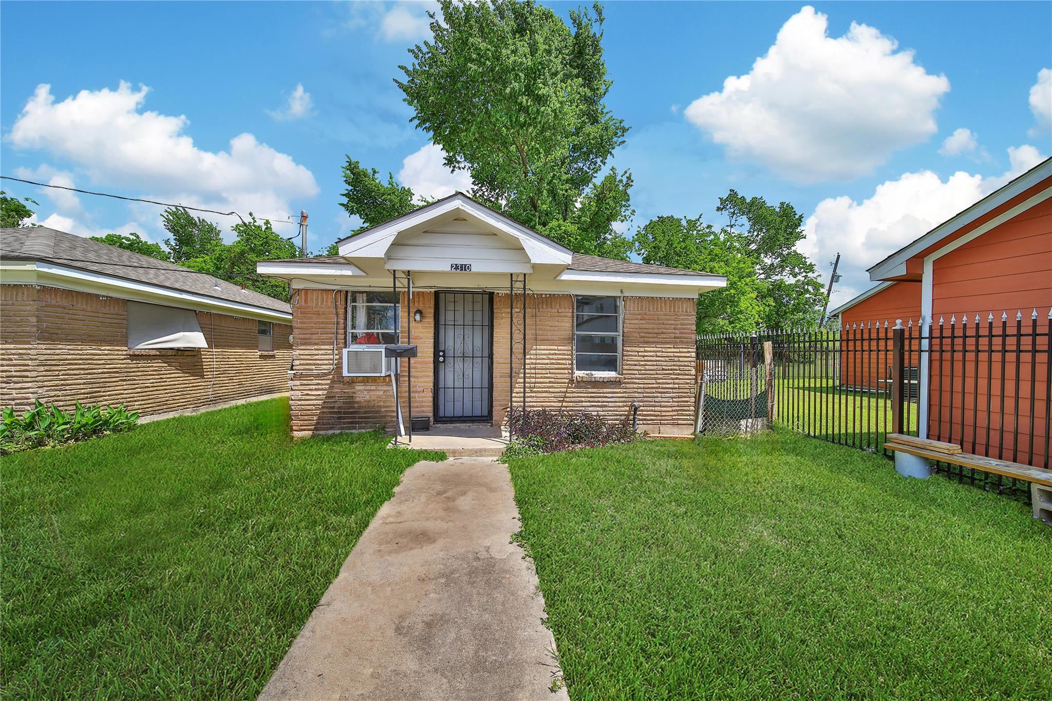 2311 Kabee St, Houston, TX 77020 photo