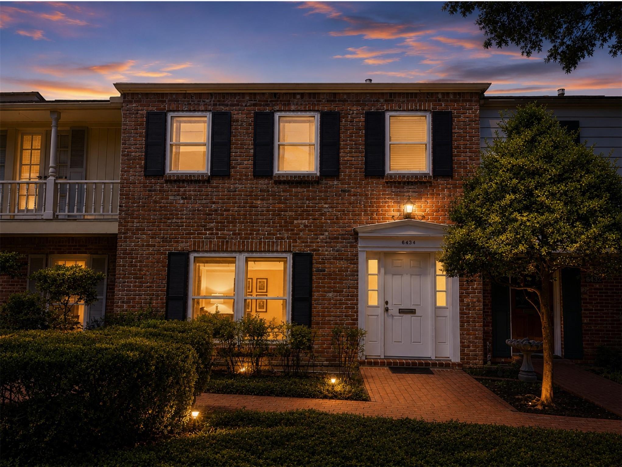 6434 Burgoyne Rd, Houston, TX 77057