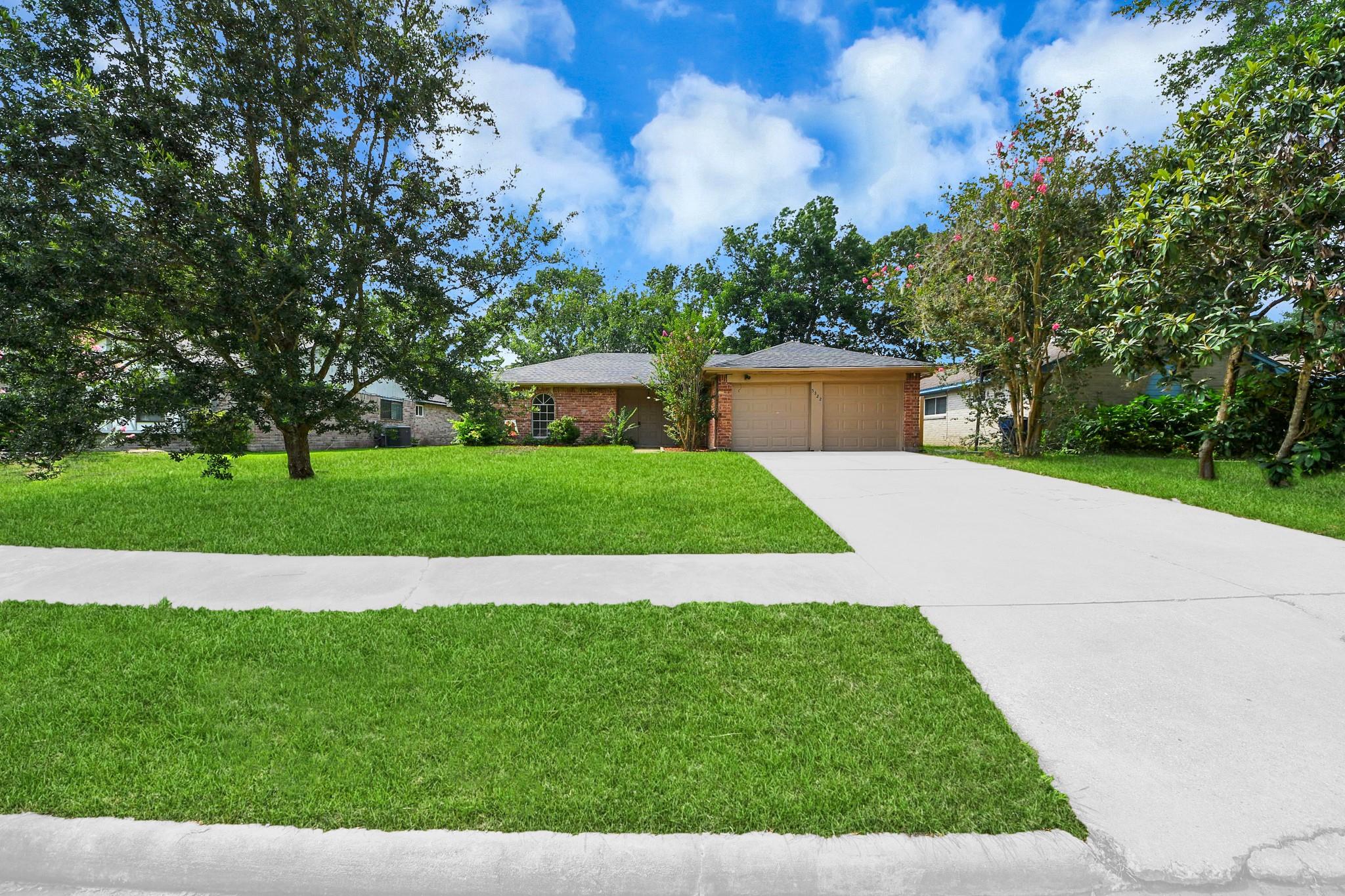 5322 Bulen Ave, Friendswood, TX 77546 photo