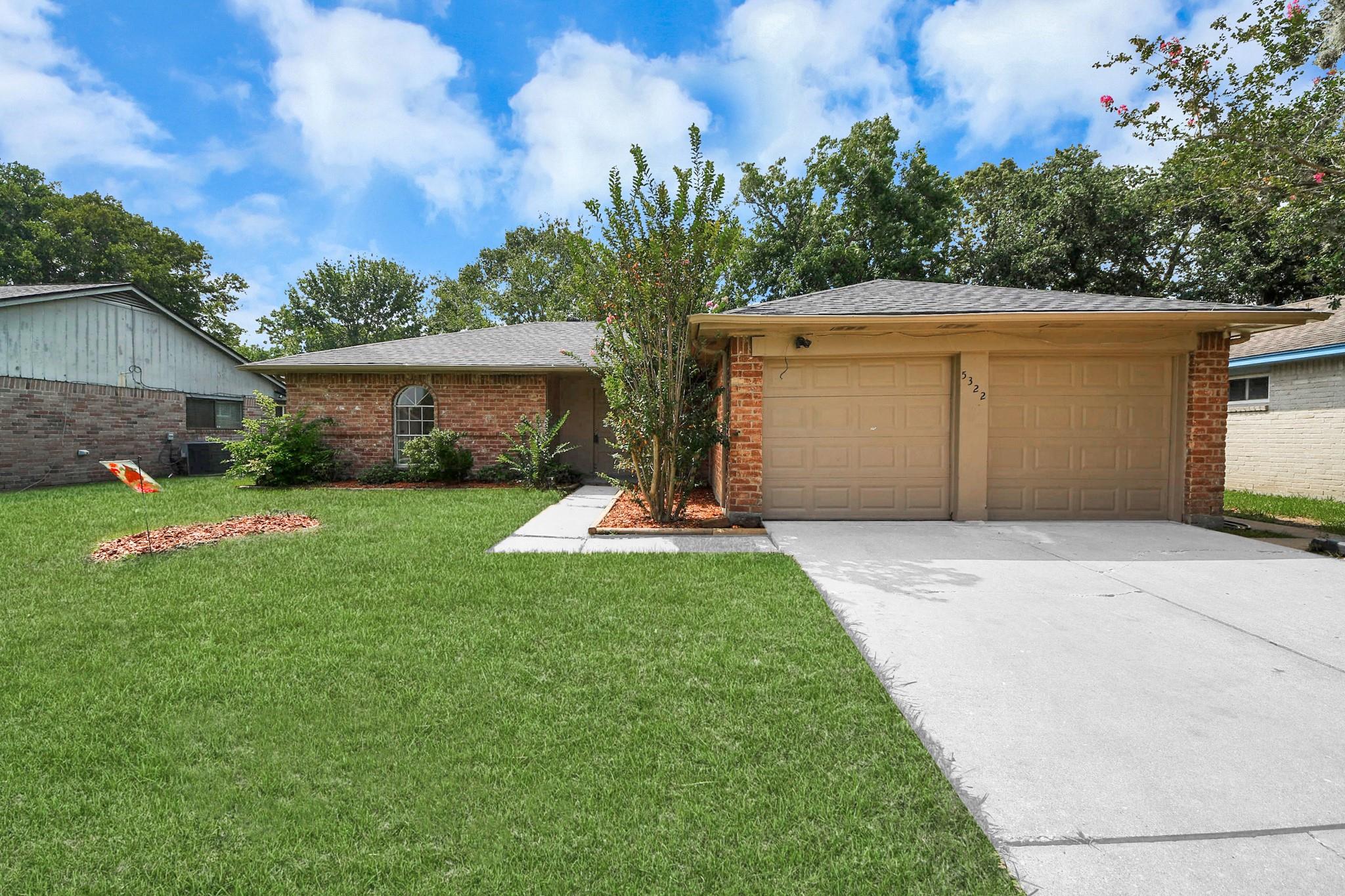 5322 Bulen Ave, Friendswood, TX 77546 photo