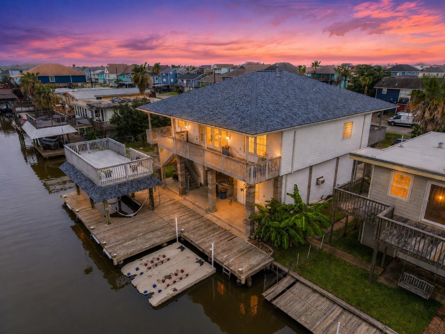 113 Bayou Vista Dr, Hitchcock, TX 77563 photo