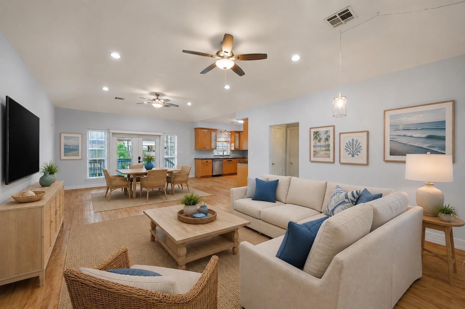 113 Bayou Vista Dr, Hitchcock, TX 77563 photo