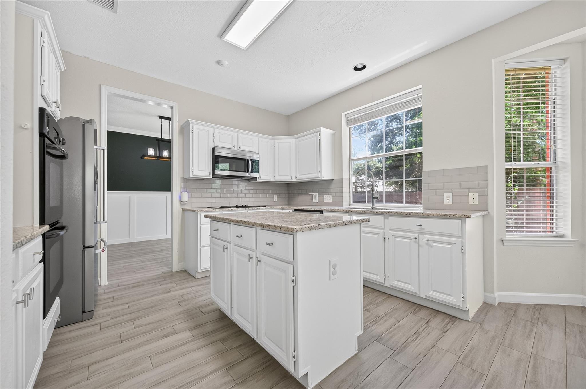 11 Ginger Bay Pl, The Woodlands, TX 77382 photo