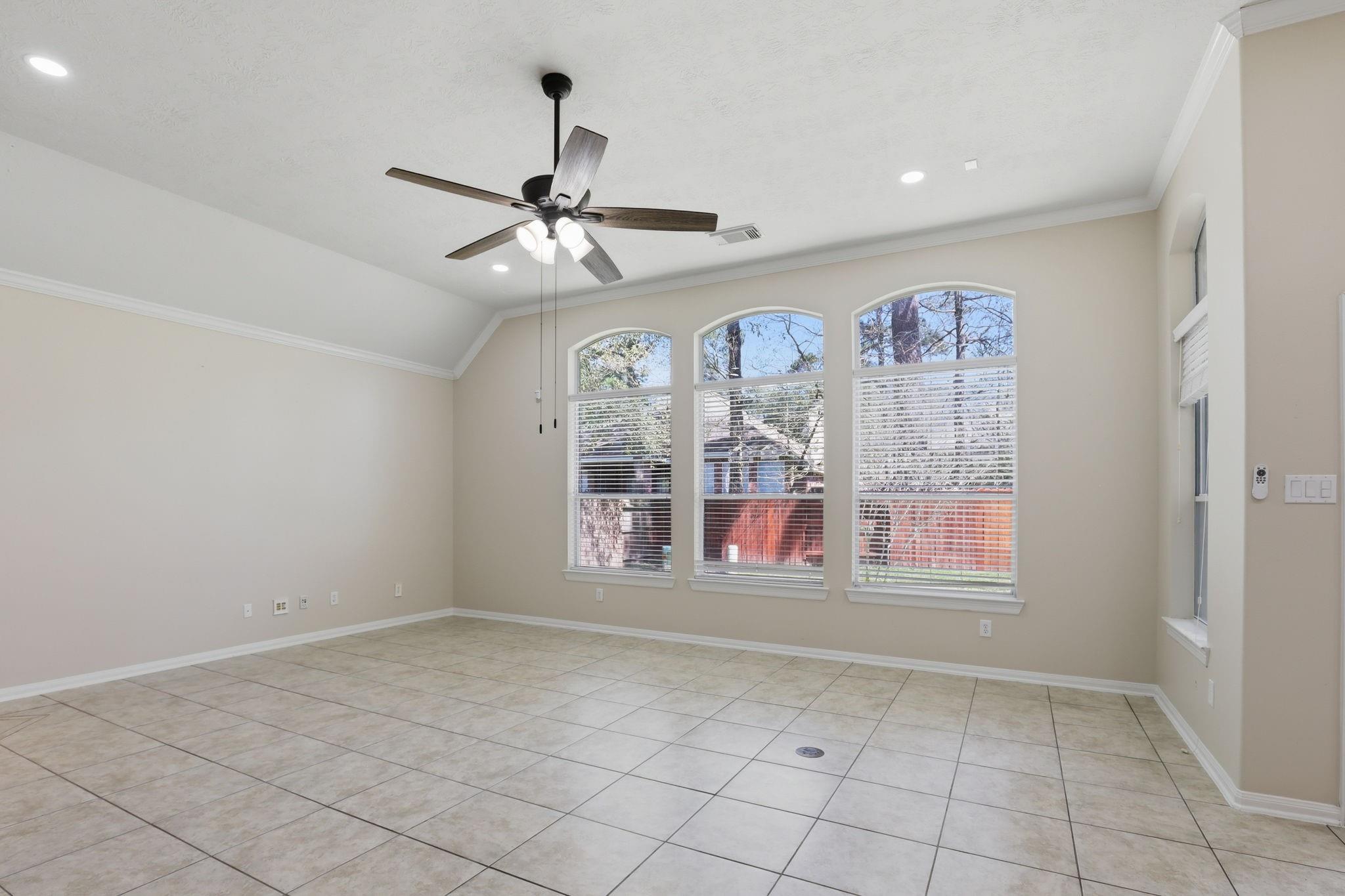 2507 Franklin Woods Dr, Conroe, TX 77304 photo