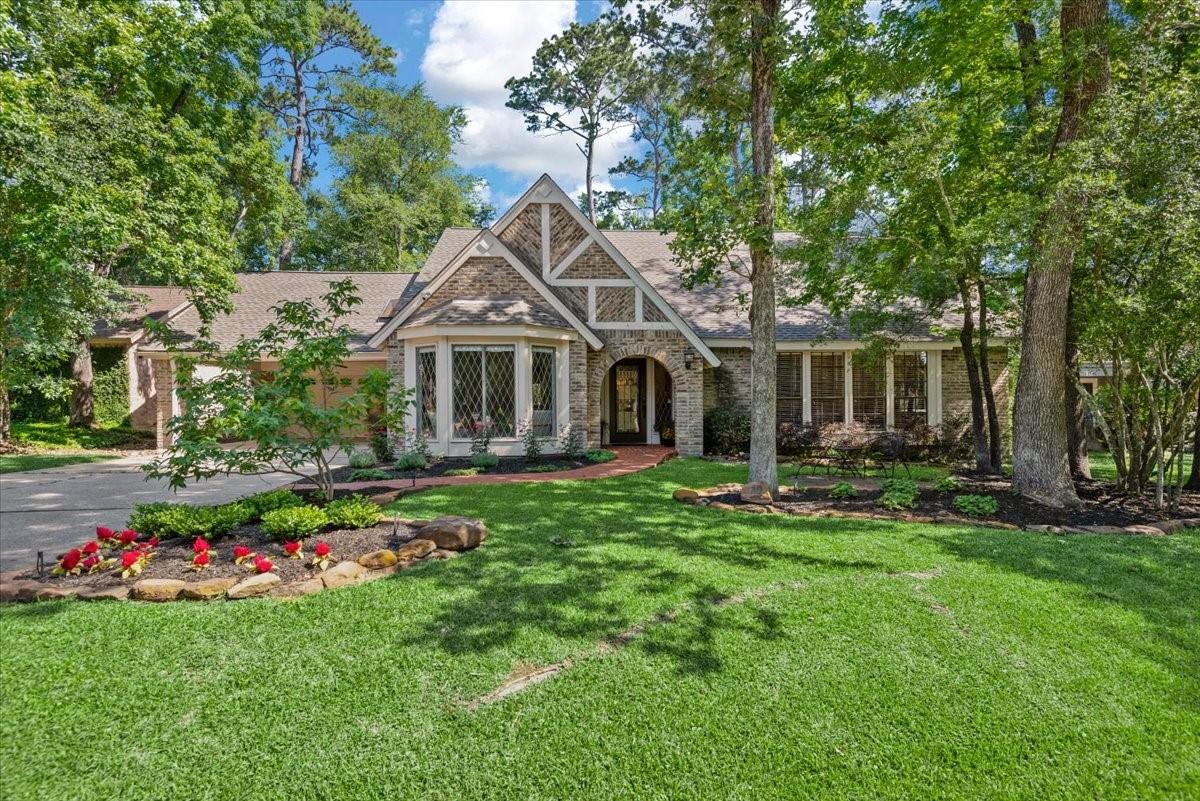 10 Cape Chestnut Dr, Spring, TX 77381