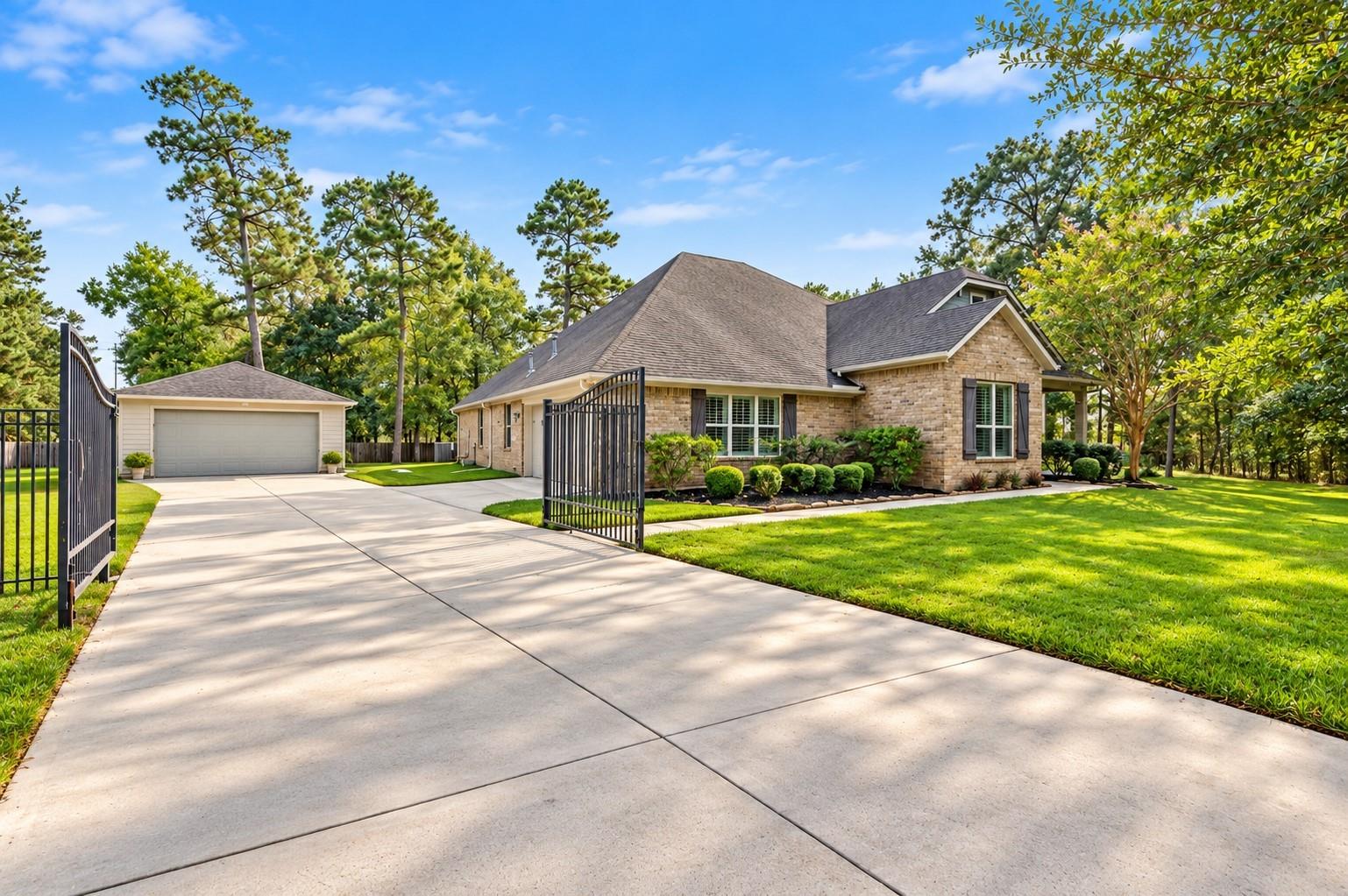 8996 Windjammer Ln, Montgomery, TX 77316 photo