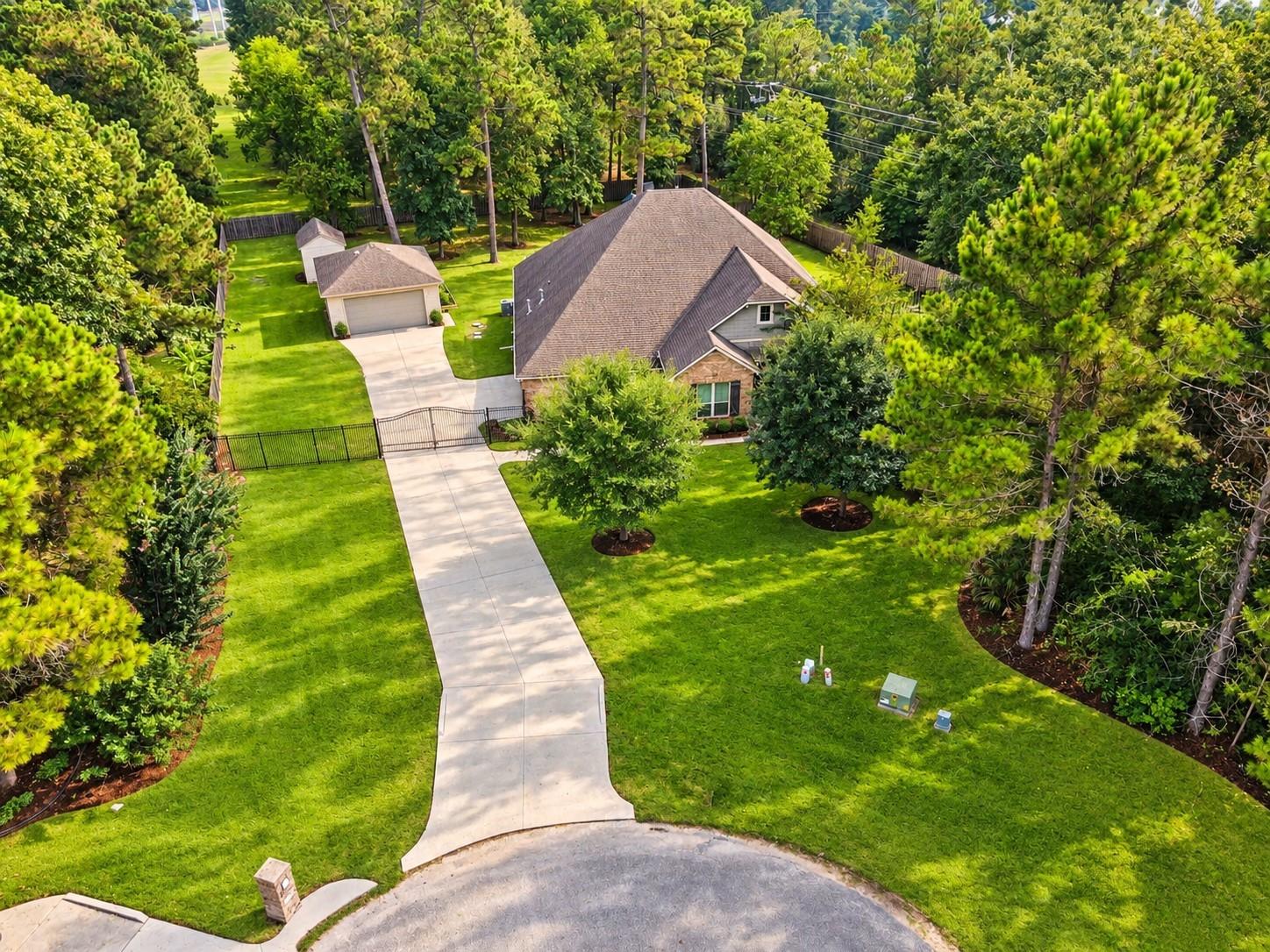 8996 Windjammer Ln, Montgomery, TX 77316