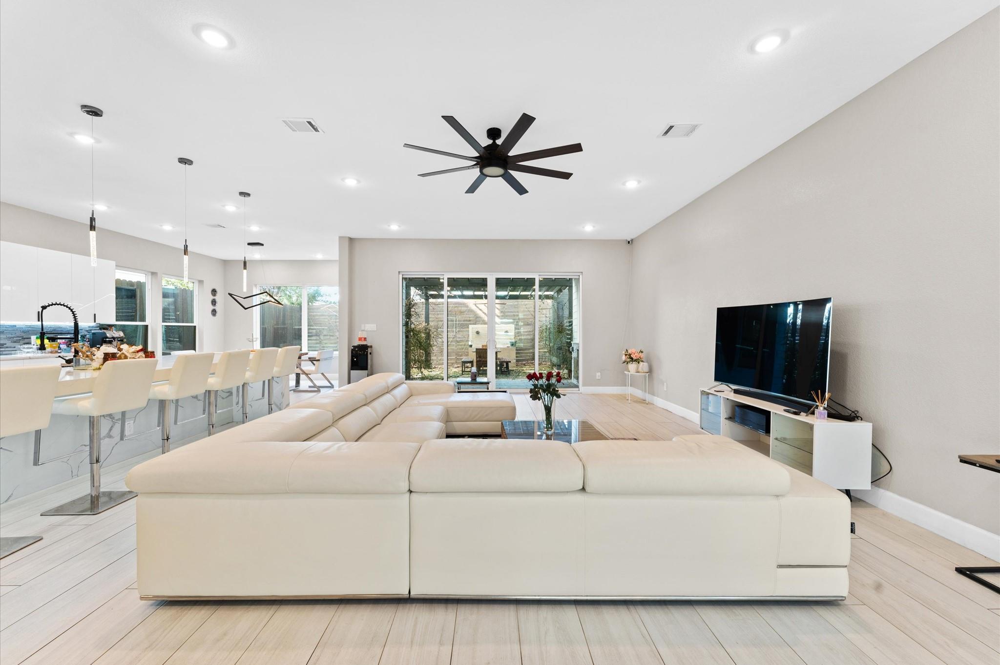 1425 Adkins Rd, Houston, TX 77055 photo