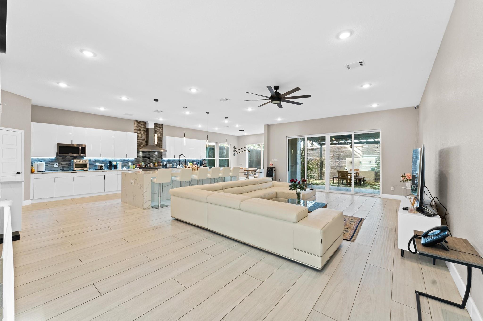 1425 Adkins Rd, Houston, TX 77055 photo