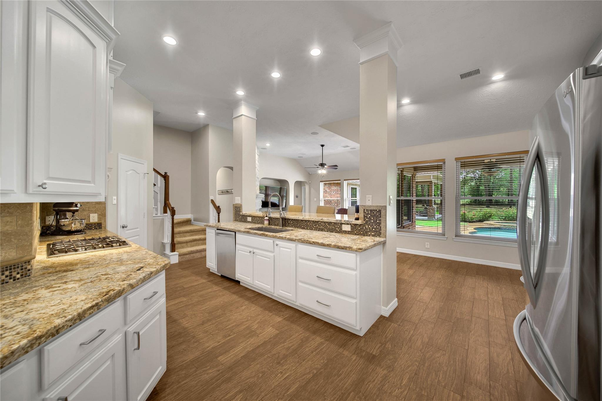 10635 Clubhouse Cir, Magnolia, TX 77354 photo