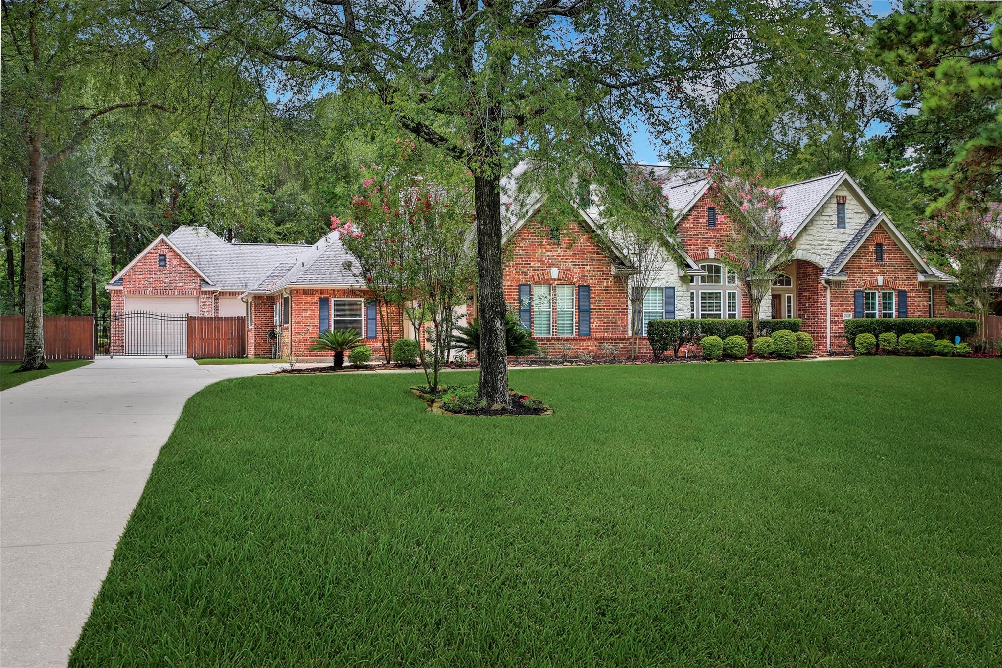 10635 Clubhouse Cir, Magnolia, TX 77354 photo
