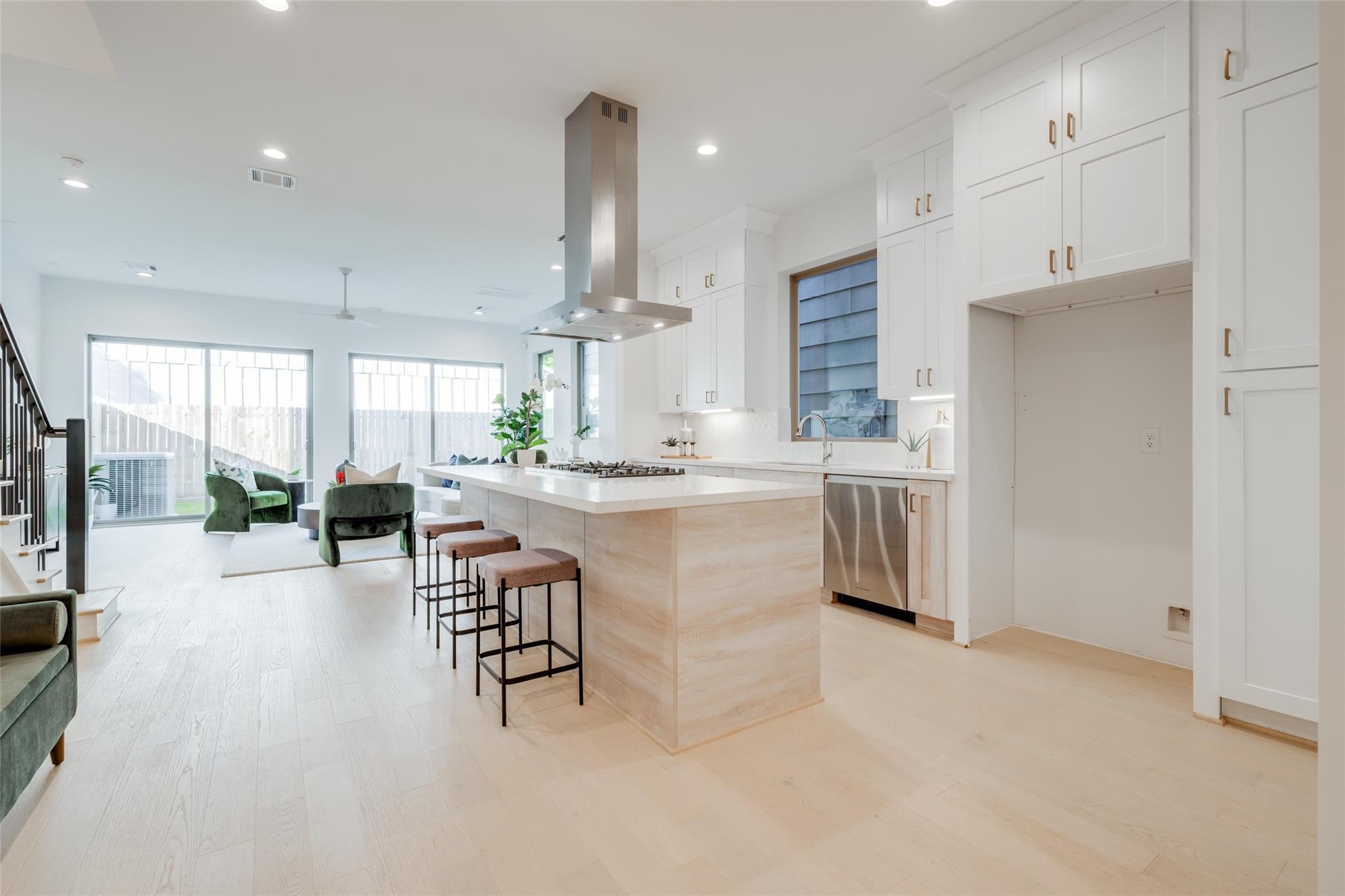 1012 E 26 St, Houston, TX 77009 photo
