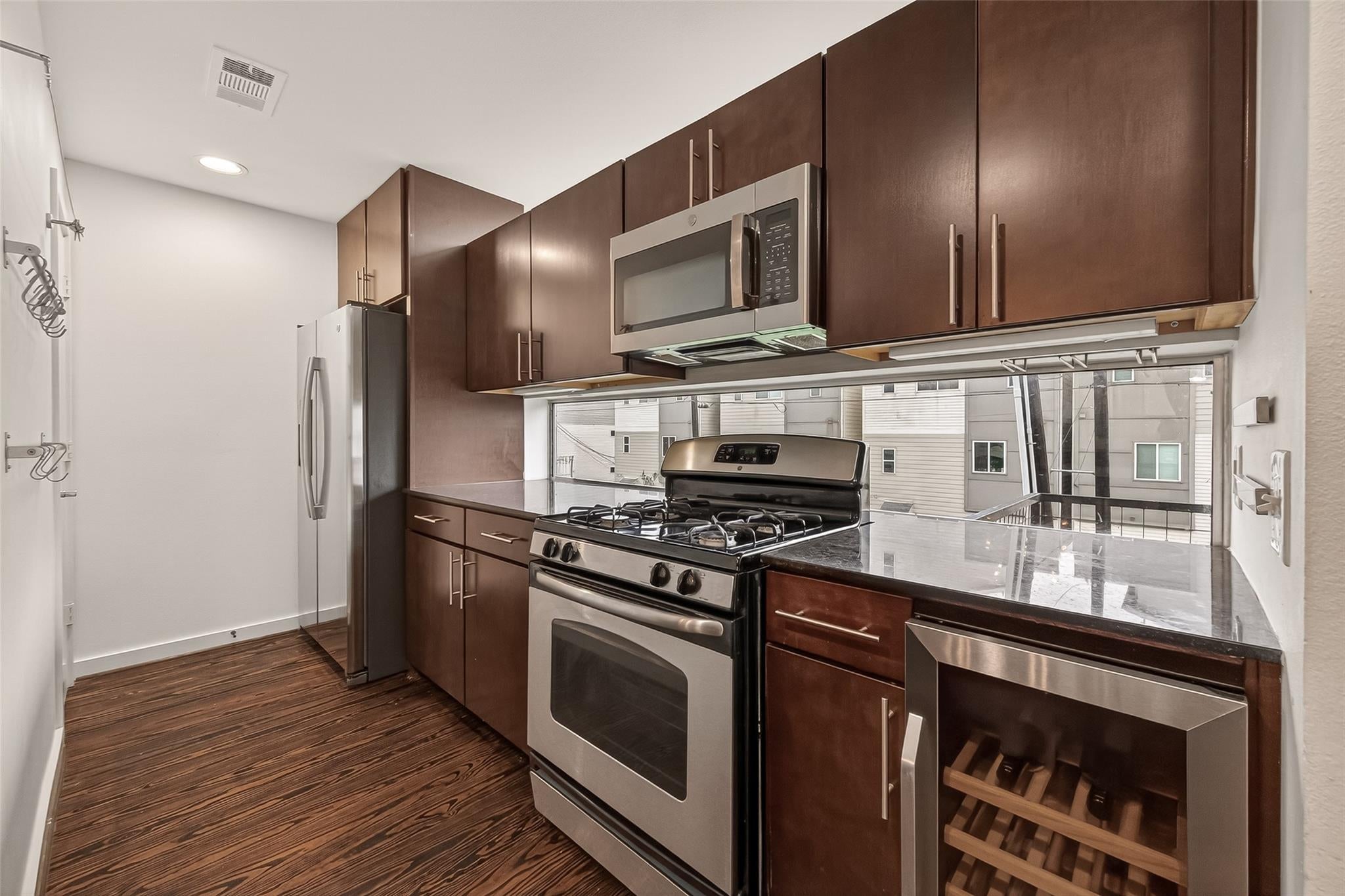 417 Meadow St, Houston, TX 77020 photo