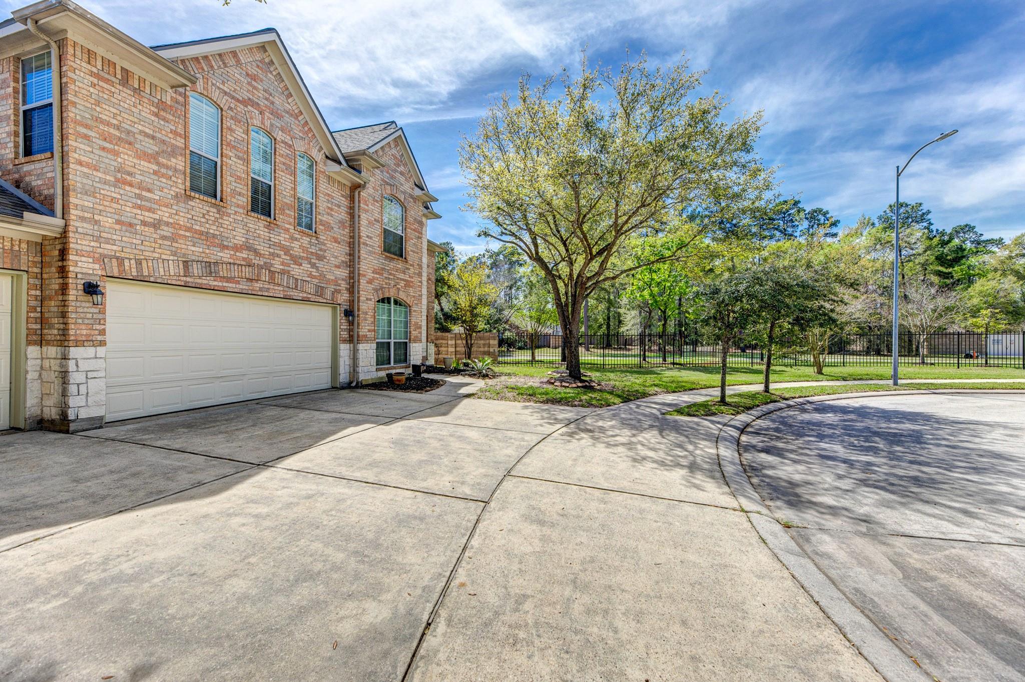 3002 Vincent Crossing Dr, Spring, TX 77386 photo