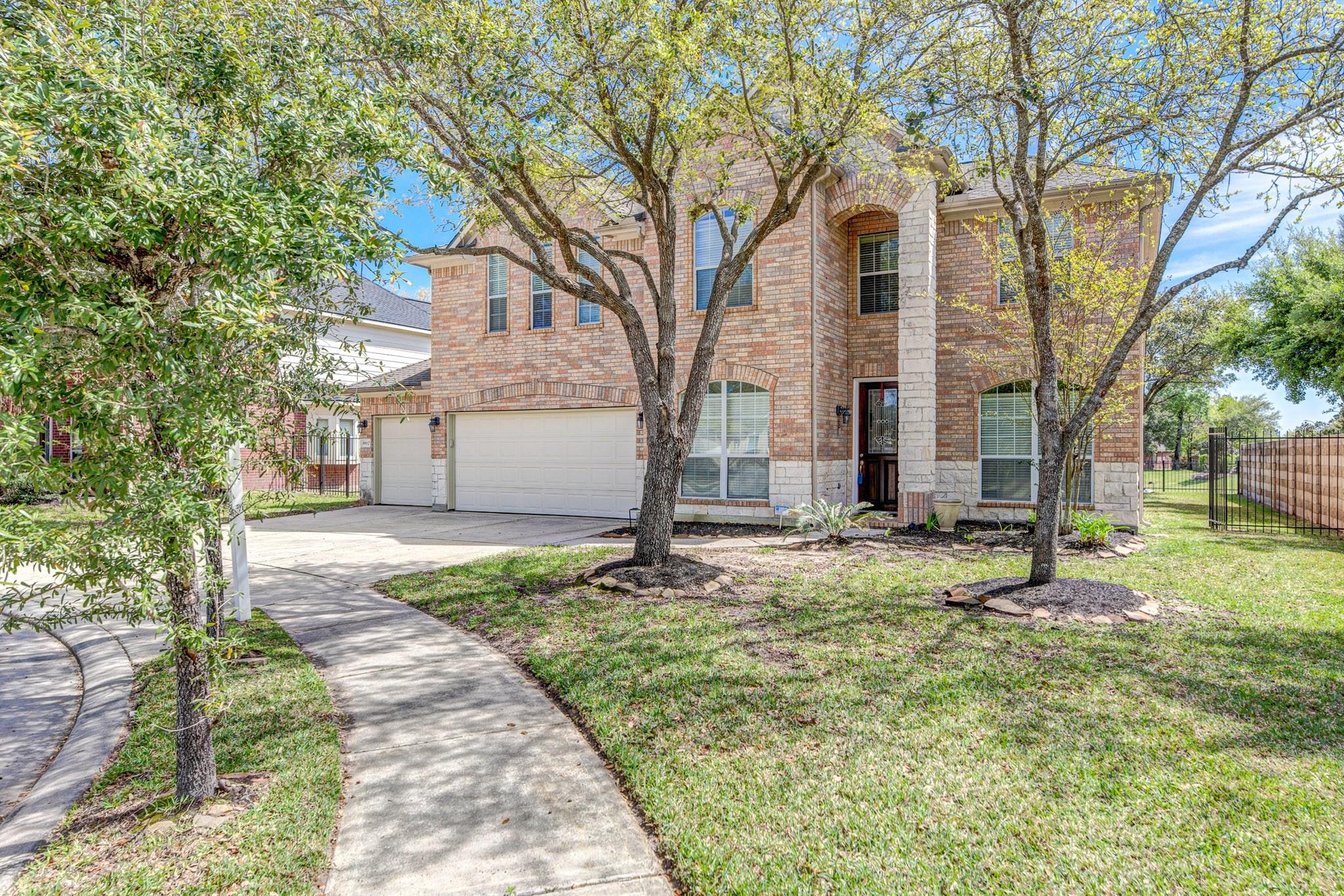 3002 Vincent Crossing Dr, Spring, TX 77386 photo