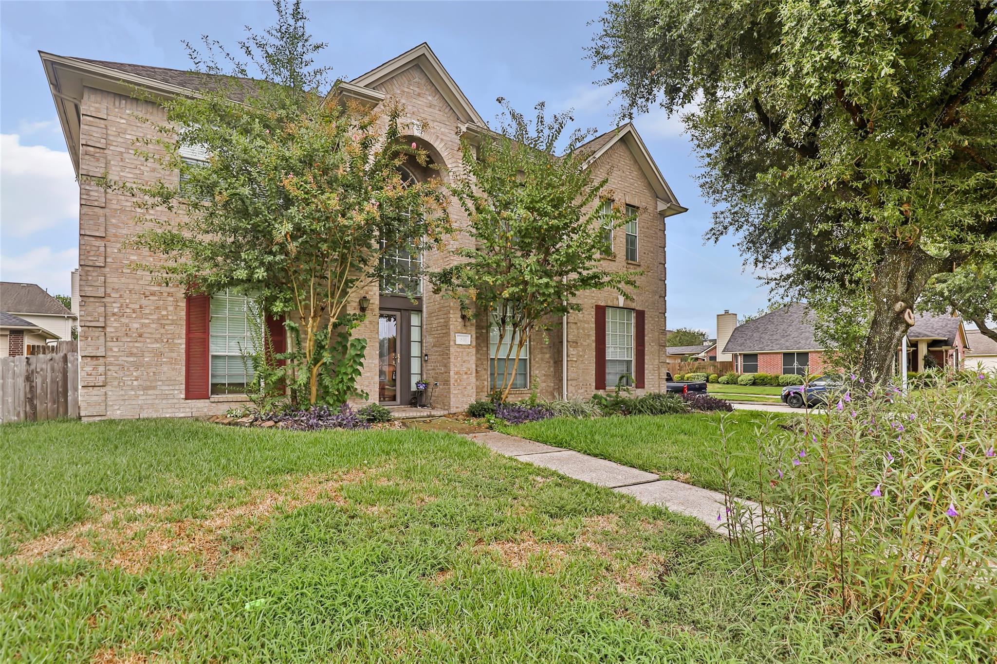 1831 Country Club Cove Dr, Baytown, TX 77521