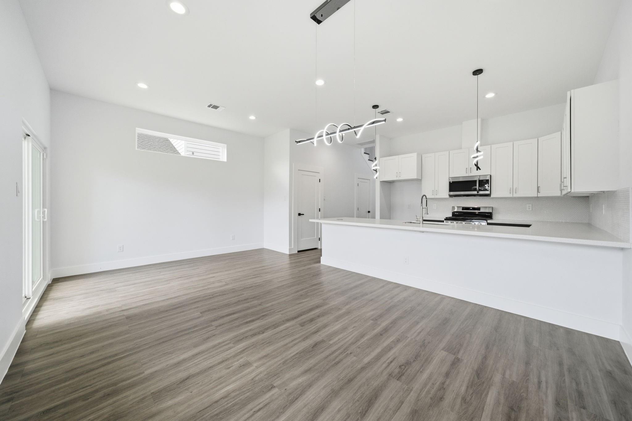 1013 Ellington St, Houston, TX 77088 photo