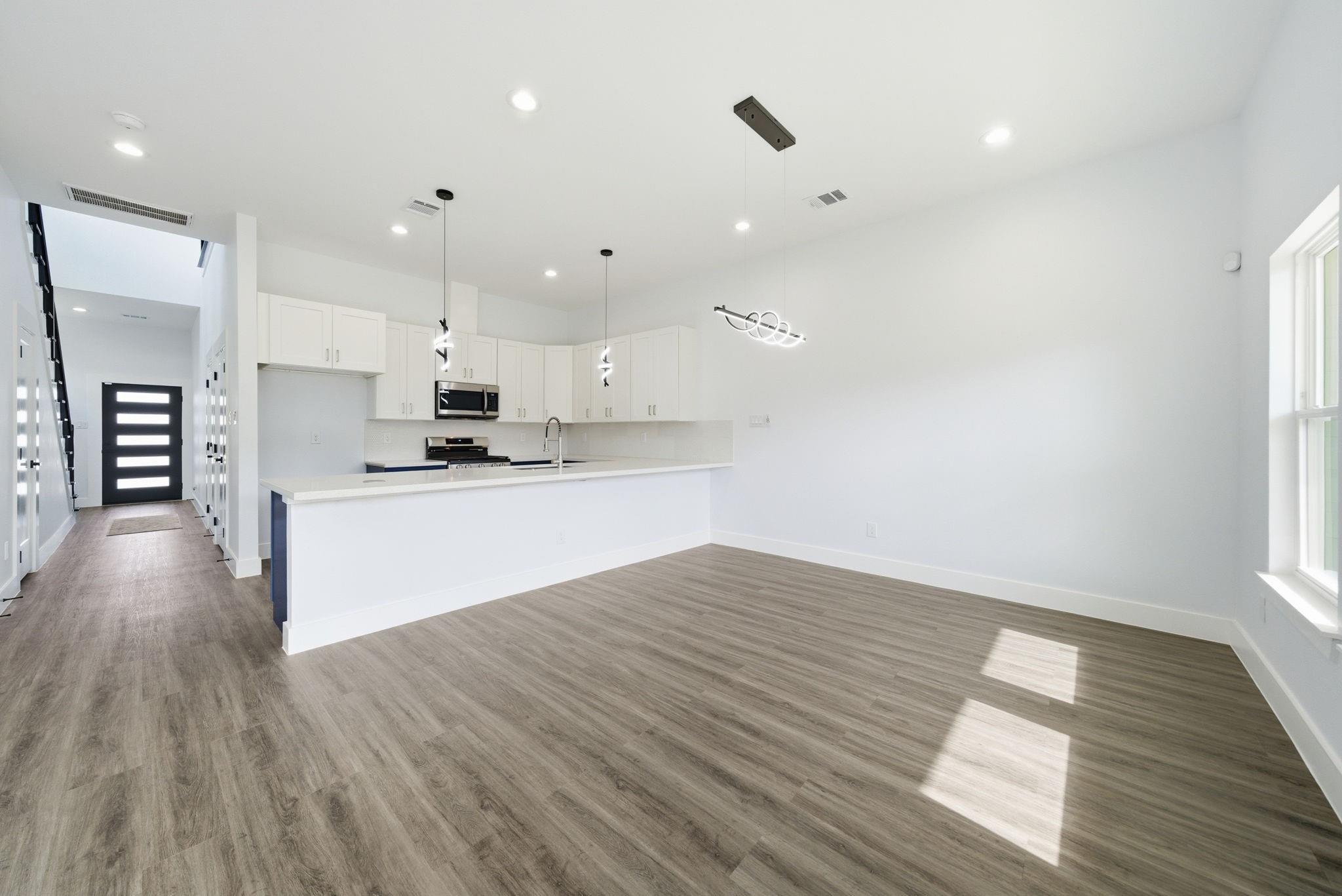 1013 Ellington St, Houston, TX 77088 photo